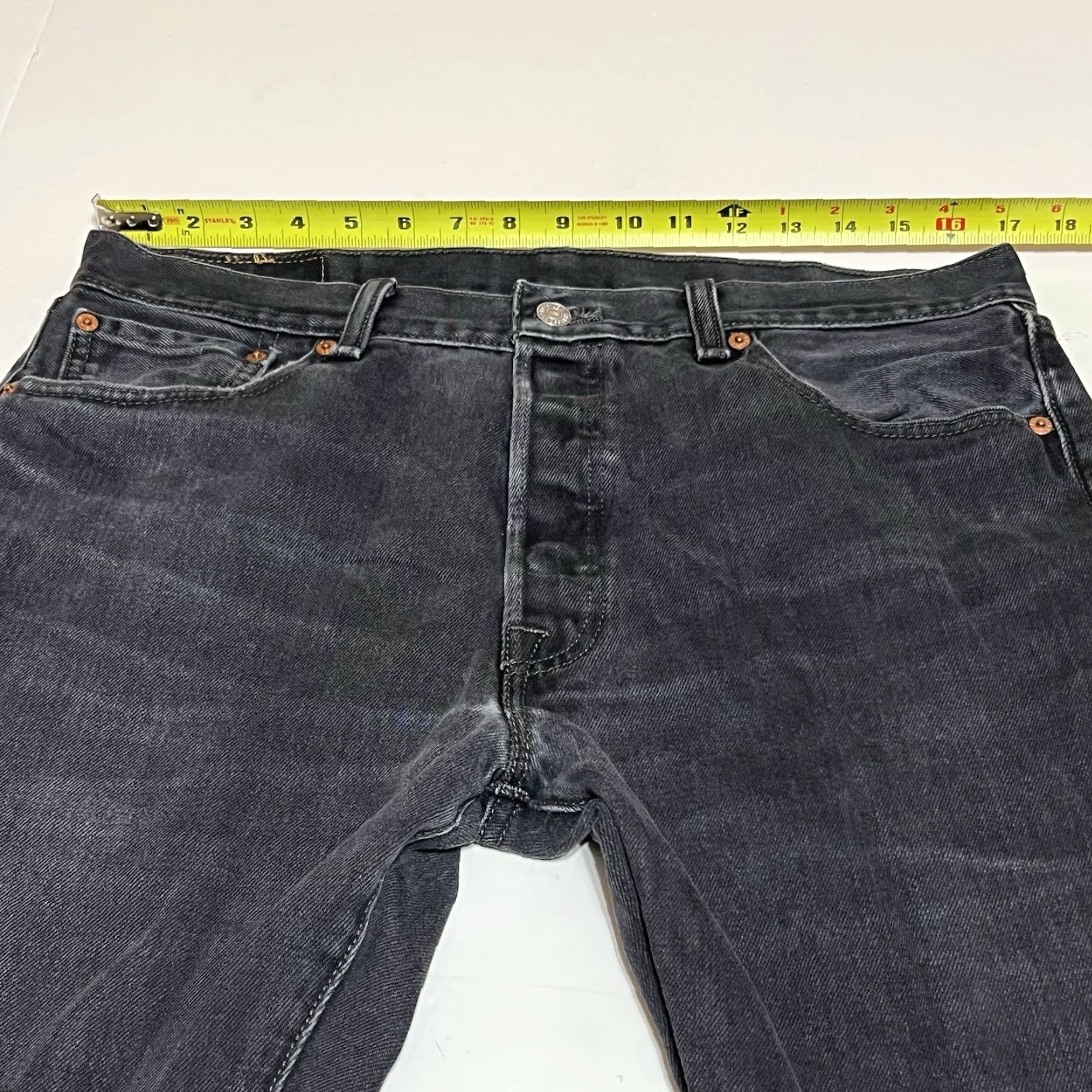 Levi's Levi's 501 Jeans Men 34x32 Dark Wash Black Denim Button Fly Straight 5-Pocket Regular Vintage No Size US 34 / EU 50 - 3 Thumbnail