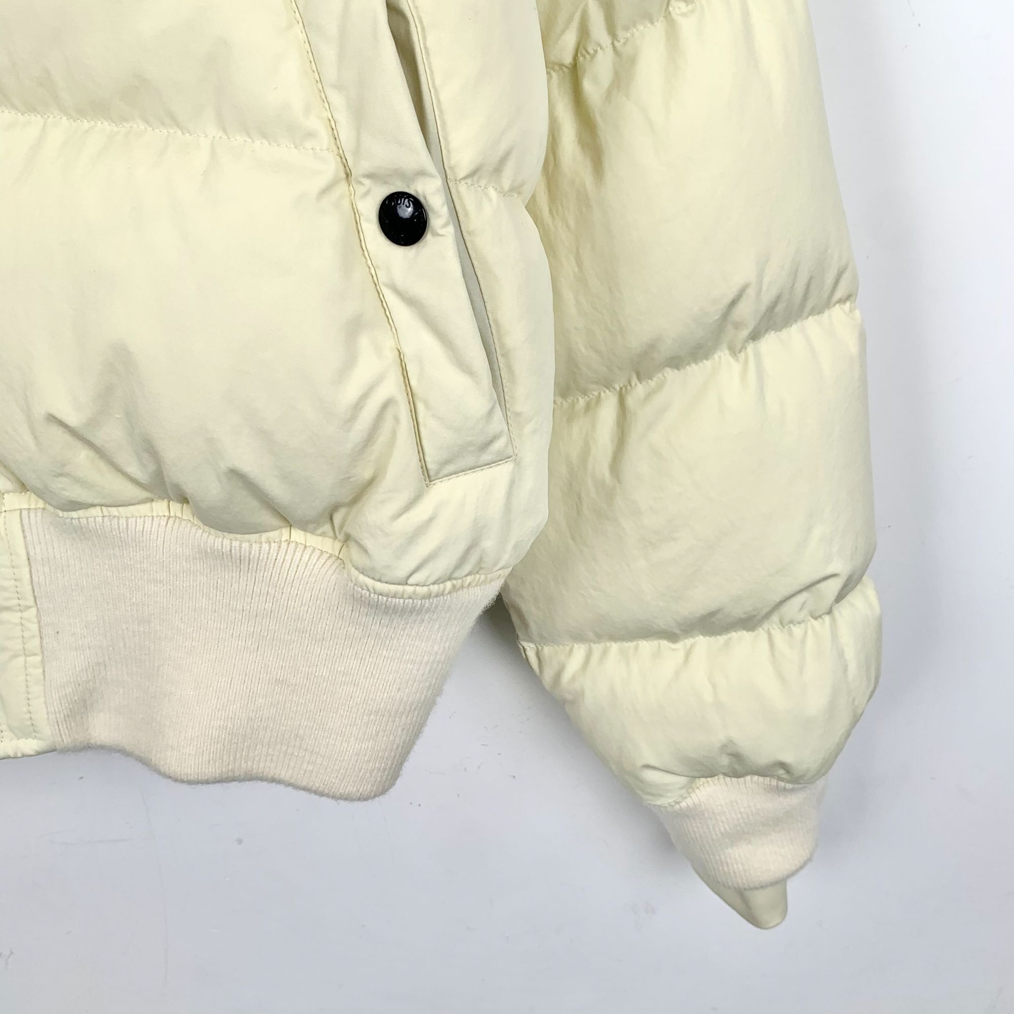 Louis Vuitton CW0017 Louis Vuitton Womens Ivory Puffer Jacket Size M / US 6-8 / IT 42-44 - 4 Thumbnail
