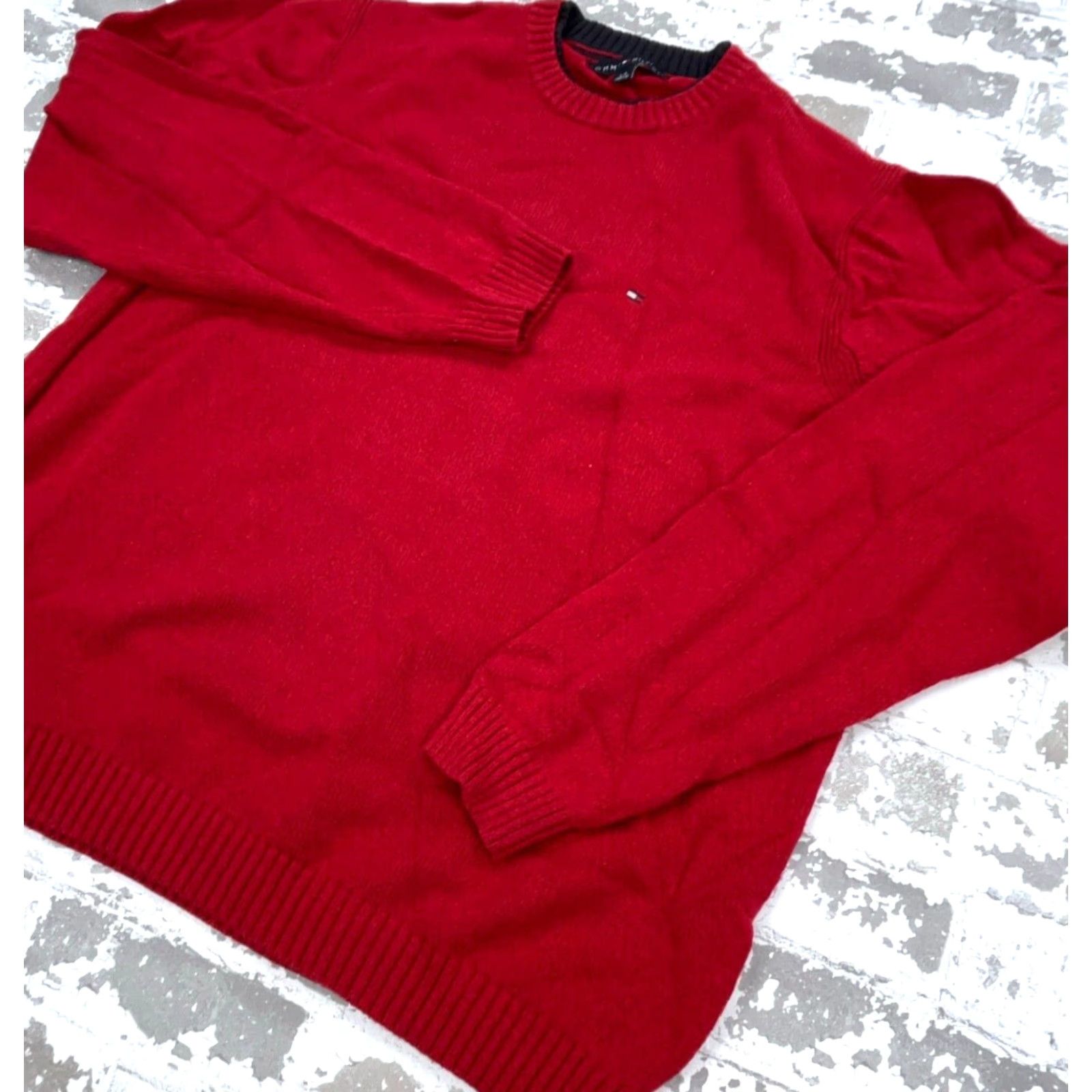 Tommy Hilfiger Tommy Hilfiger Sweater Mens Large Red Crew Neck Knit Pullover Classic Logo All Seasons Size US L / EU 52-54 / 3 - 2 Thumbnail