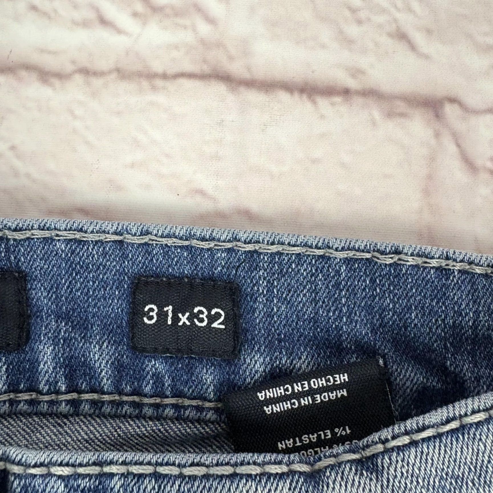 Vintage BKE Jake Straight Jeans Mens 31x31 Medium Wash Blue Distressed Denim Regular Fit Straight 5-Pocket Dyeable? Size US 31 - 4 Thumbnail