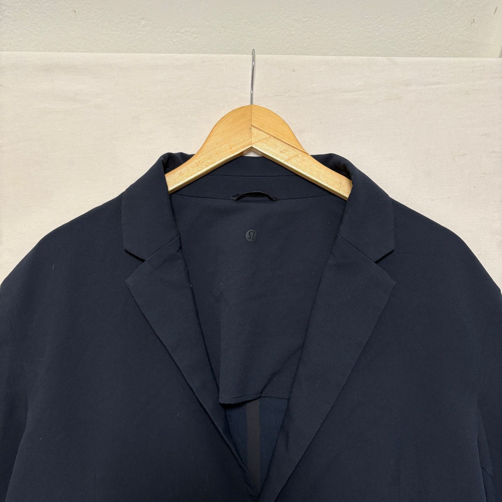 Lululemon Lululemon New Venture Button Front Blazer Jacket Navy M Size US M / EU 48-50 / 2 - 2 Thumbnail