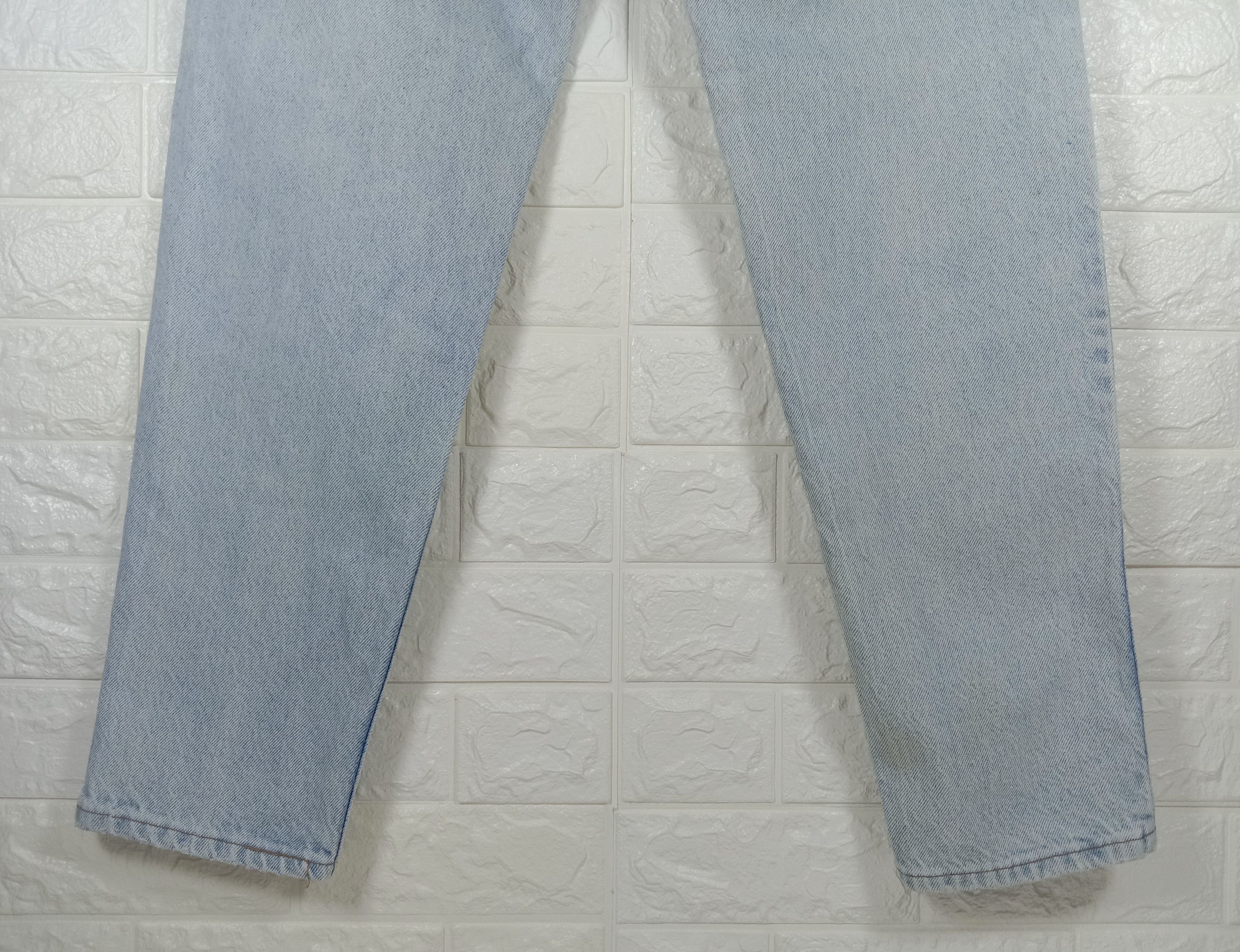 Levi's Vintage 90s Levi's 550 Jeans Light Wash Relaxed Fit Denim Size US 30 / EU 46 - 8 Thumbnail