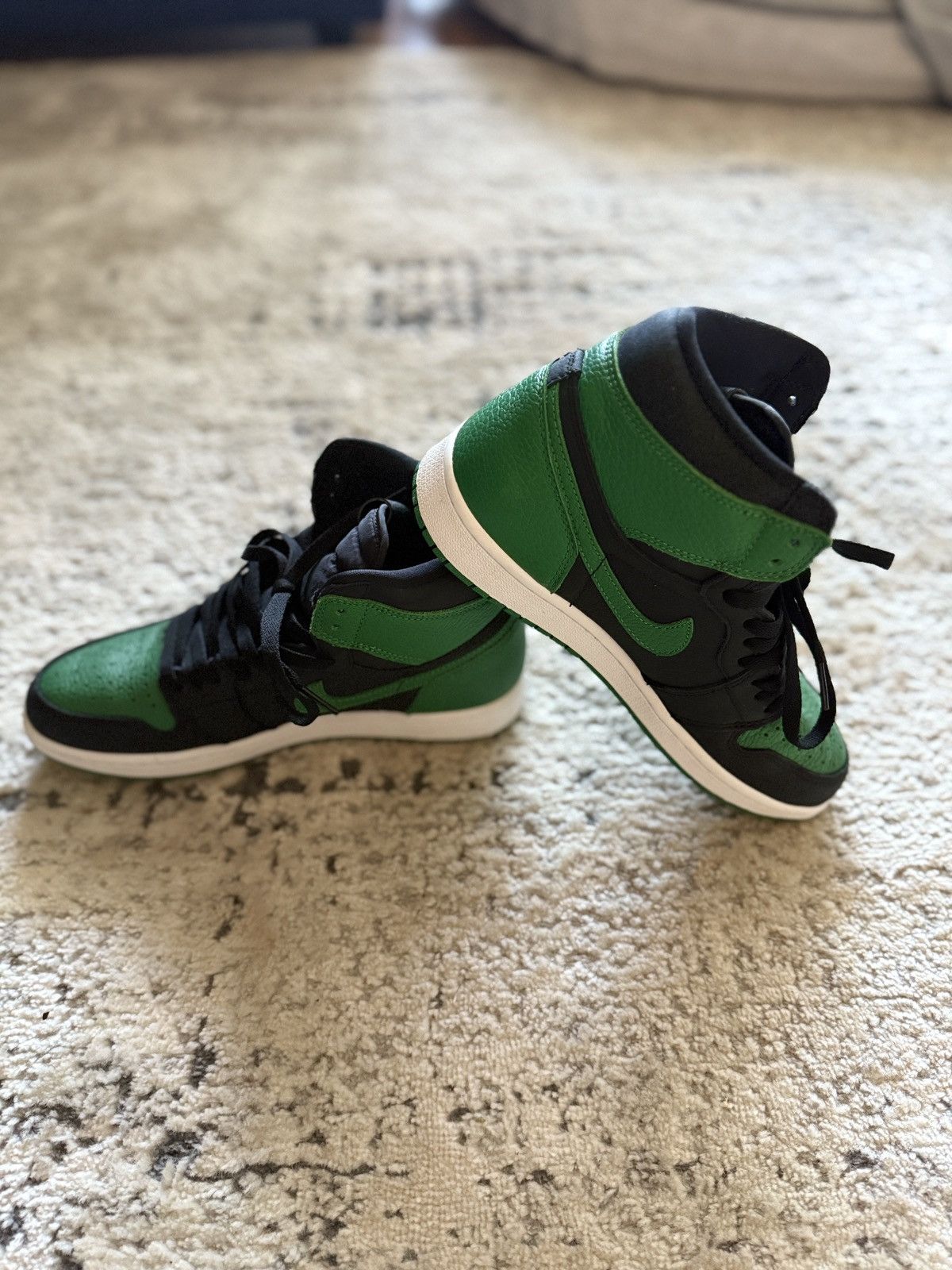 Jordan Brand × Nike Air Jordan 1 Retro High OG 'Pine Green 2.0' Size 9 Size US 9 / EU 42 - 6 Thumbnail