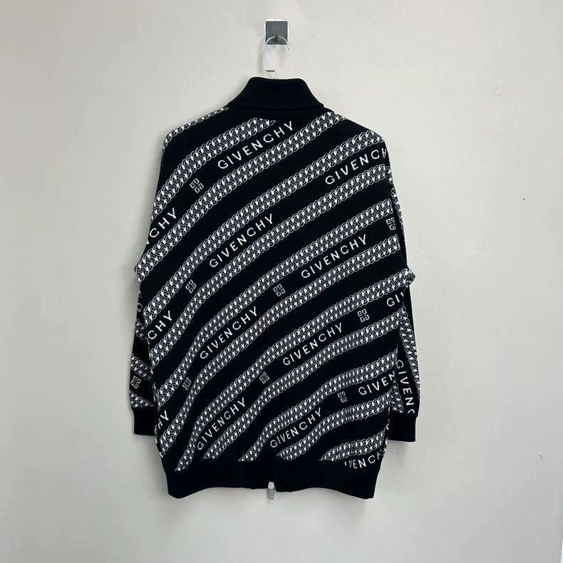 Givenchy Givenchy Black and White Full Print Bulletproof Sweater Size US S / EU 44-46 / 1 - 2 Thumbnail