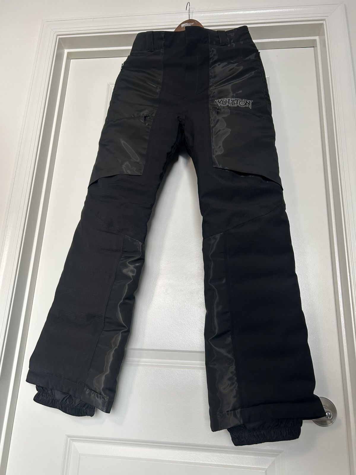 Louis Vuitton Louis Vuitton snow pants black microdown Size US 29 - 2 Thumbnail