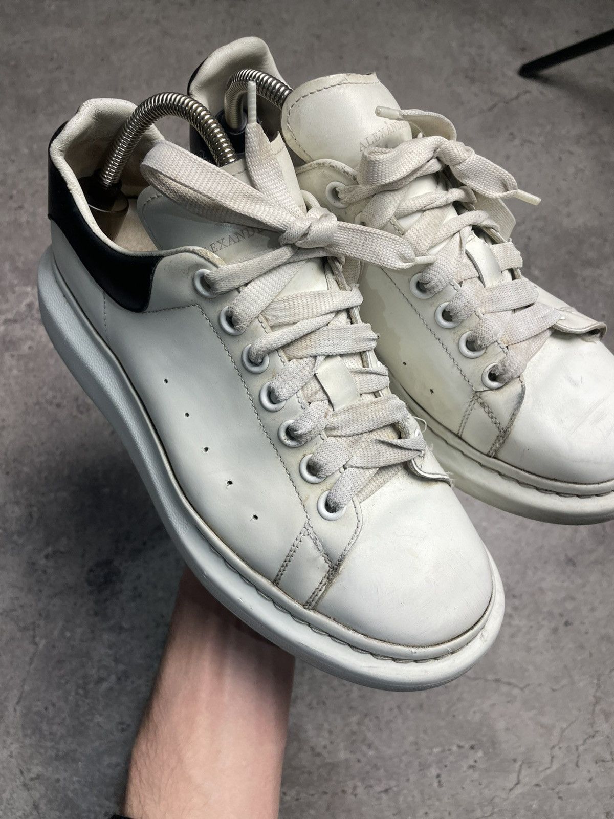 Alexander McQueen Alexander McQueen Sneakers Size 41.5 Size US 8.5 / EU 41-42 - 2 Thumbnail