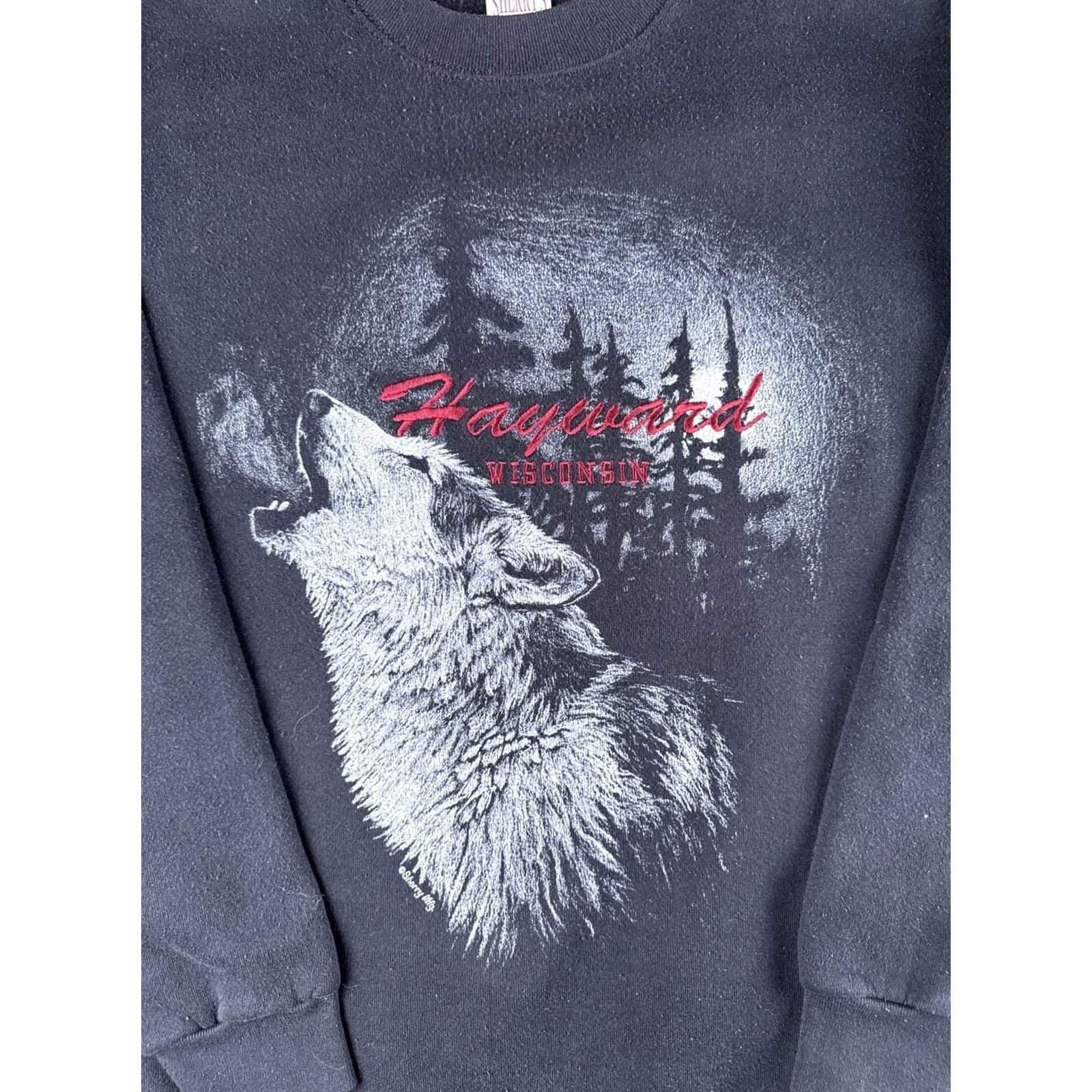 Vintage VINTAGE 1993 Hayward Wisconsin Wolf Graphic Sweatshirt XL Black USA Sherry's Best Mens Size US XL / EU 56 / 4 - 4 Thumbnail