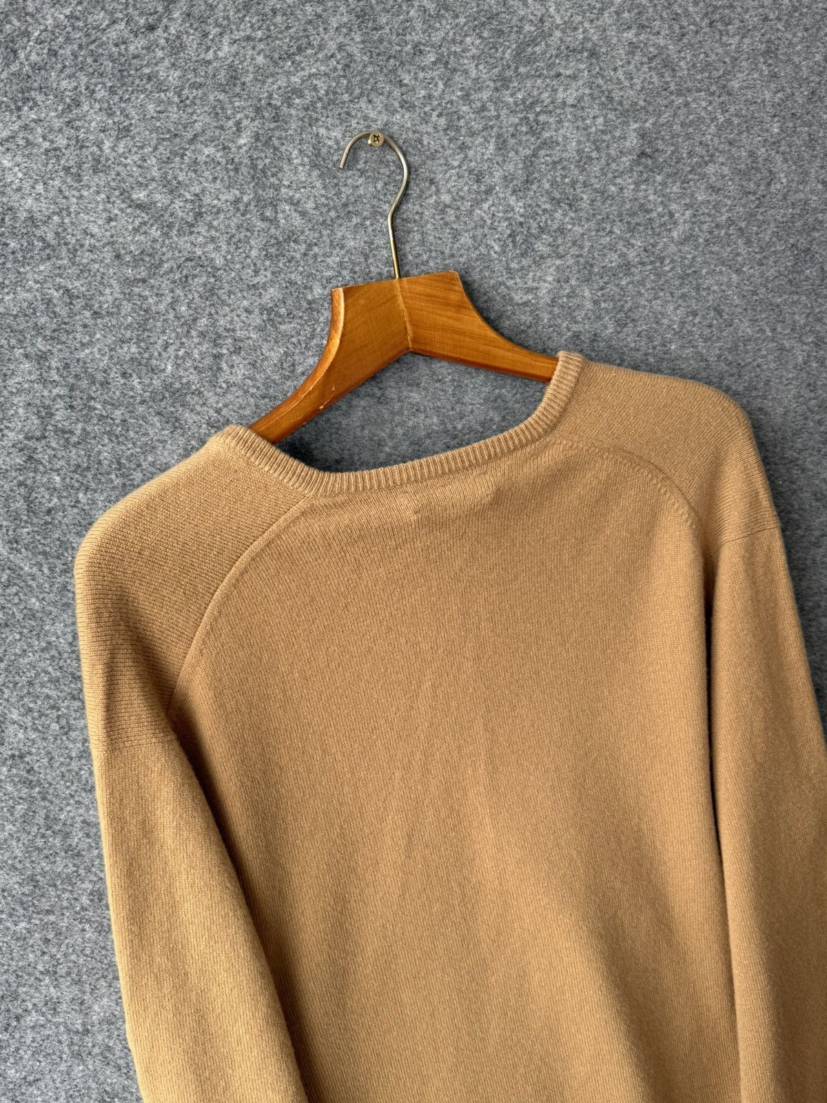 Barrie Barrie Lambswool Made in Scotland beige V-Neck Jumper Size US XL / EU 56 / 4 - 7 Thumbnail