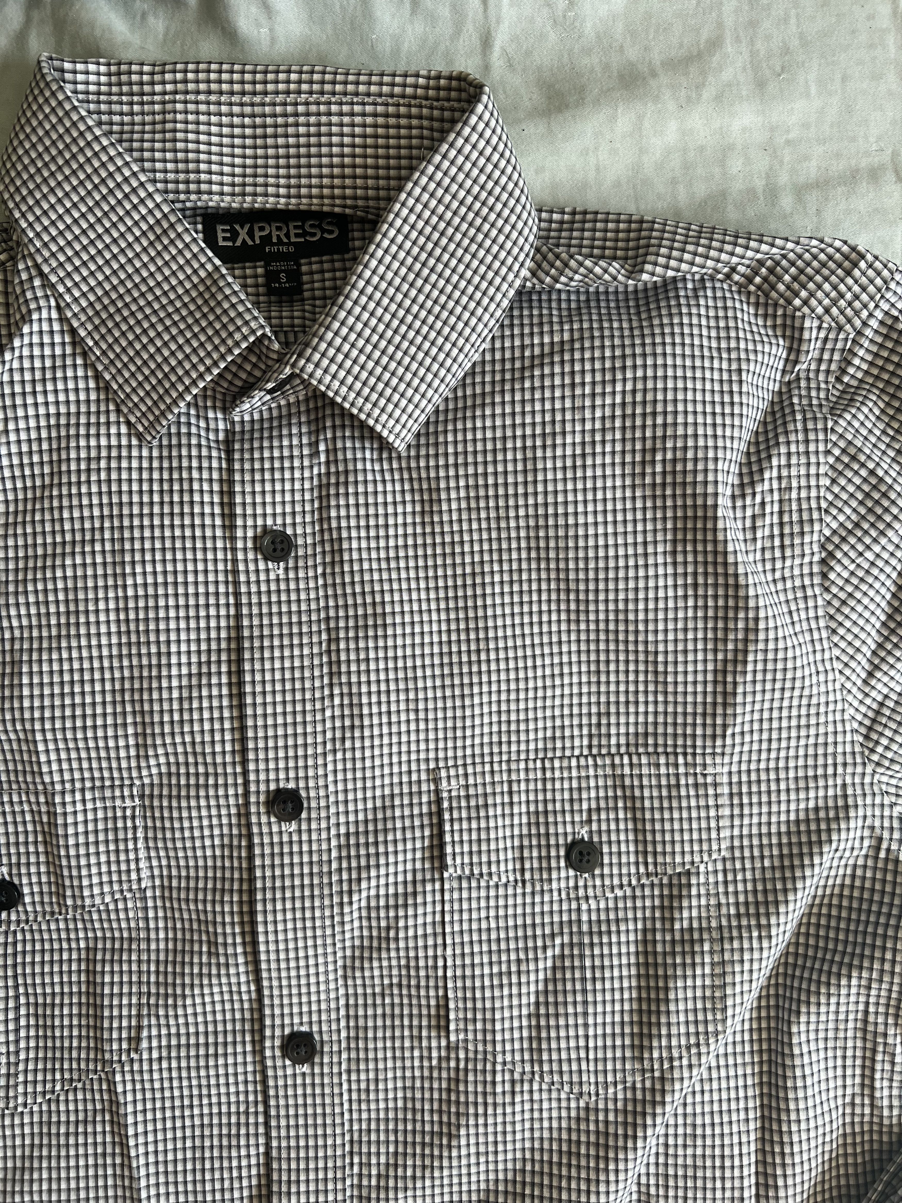 Express Express button up fitted shirt plaid small $89.50 Size US S / EU 44-46 / 1 - 2 Thumbnail