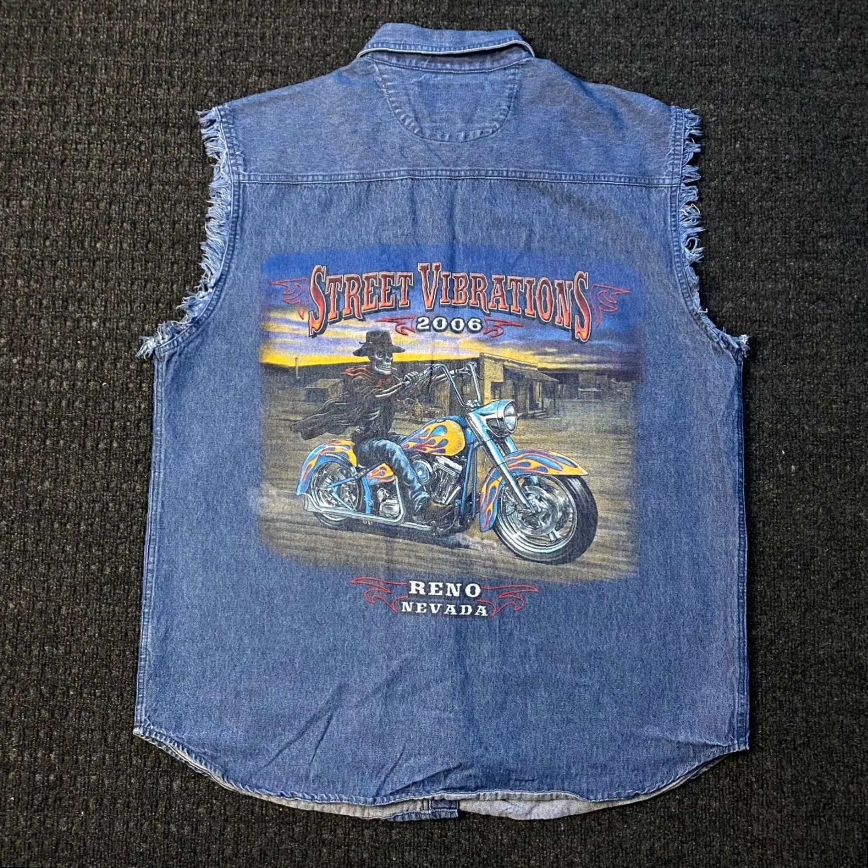 Denime VINTAGE Twin V Motorcycle Apparel Street Vibrations 2006 Reno NV Denim Blue Sleeveless Button-Up Shirt L Boys/Men? Size US L / EU 52-54 / 3 - 2 Thumbnail