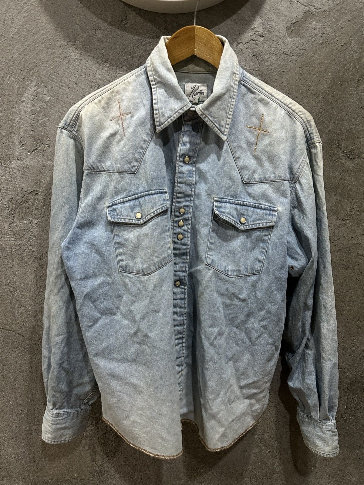 Needles Needles By Nepenthes Cross Sewn Chambray Pearl Button-Up Size US L / EU 52-54 / 3 - 2 Thumbnail