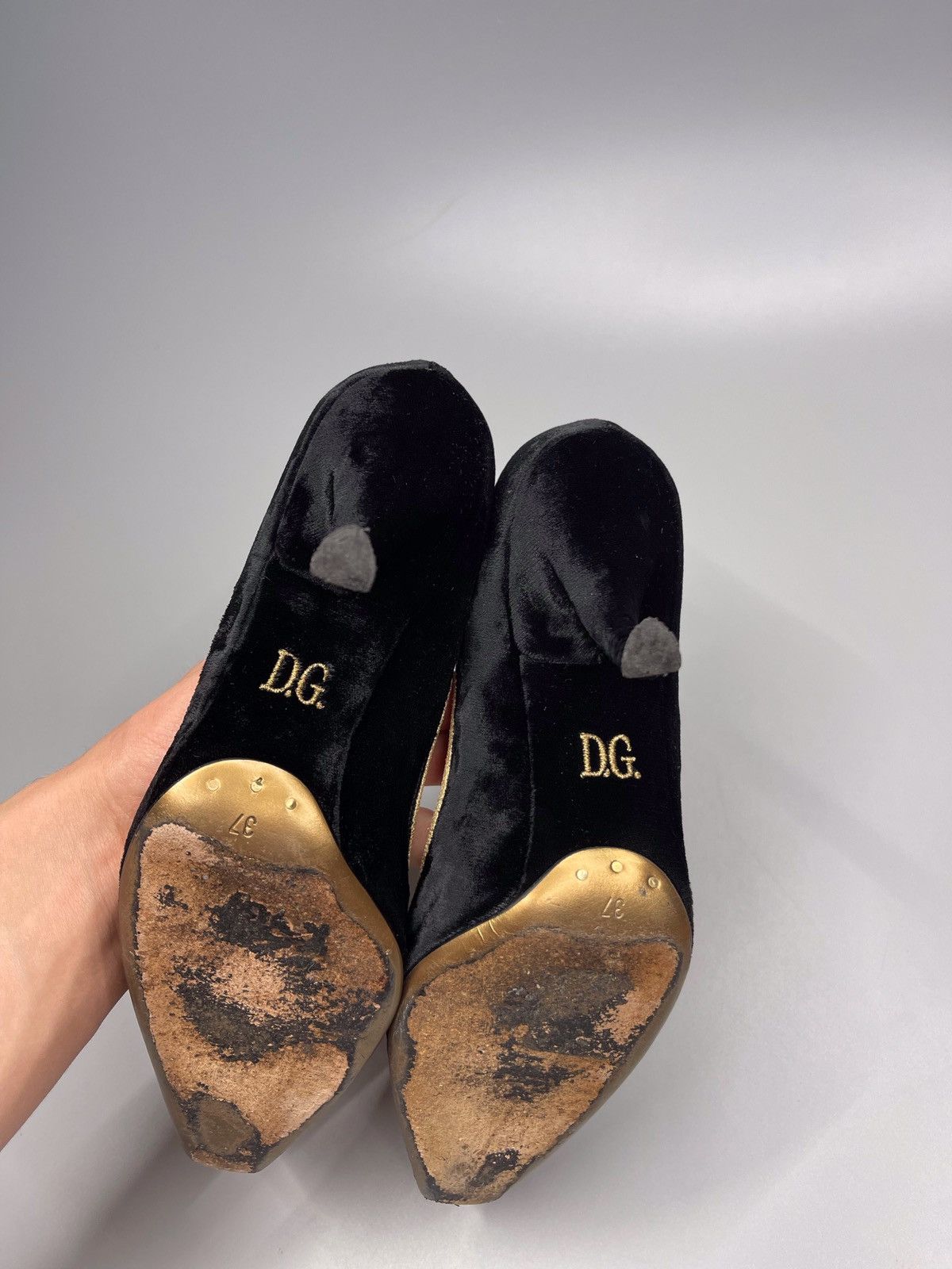 Rare Dolce Gabbana Velour Heels
