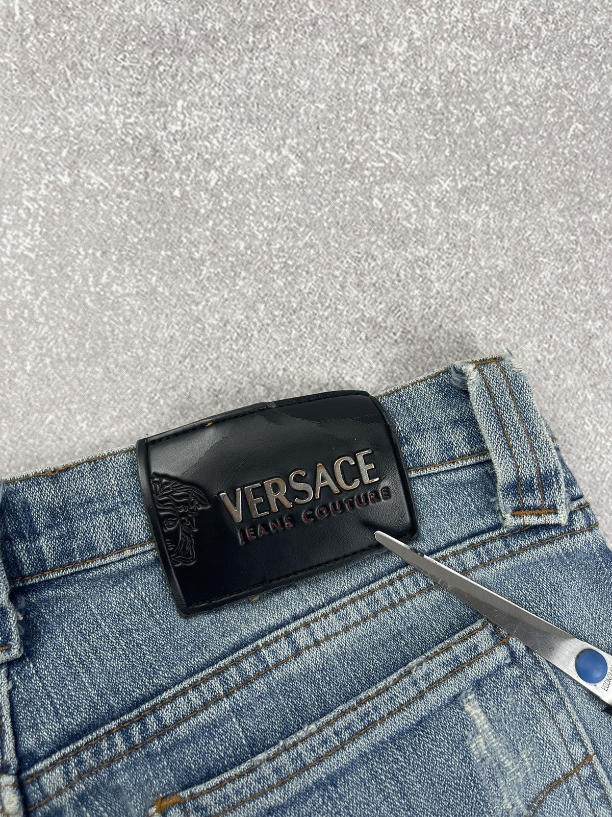 Versace Jeans Couture Vintage Versace Jeans Couture Distressed Denim Jeans Size 27 Size 27" / US 4 / IT 40 - 15 Thumbnail