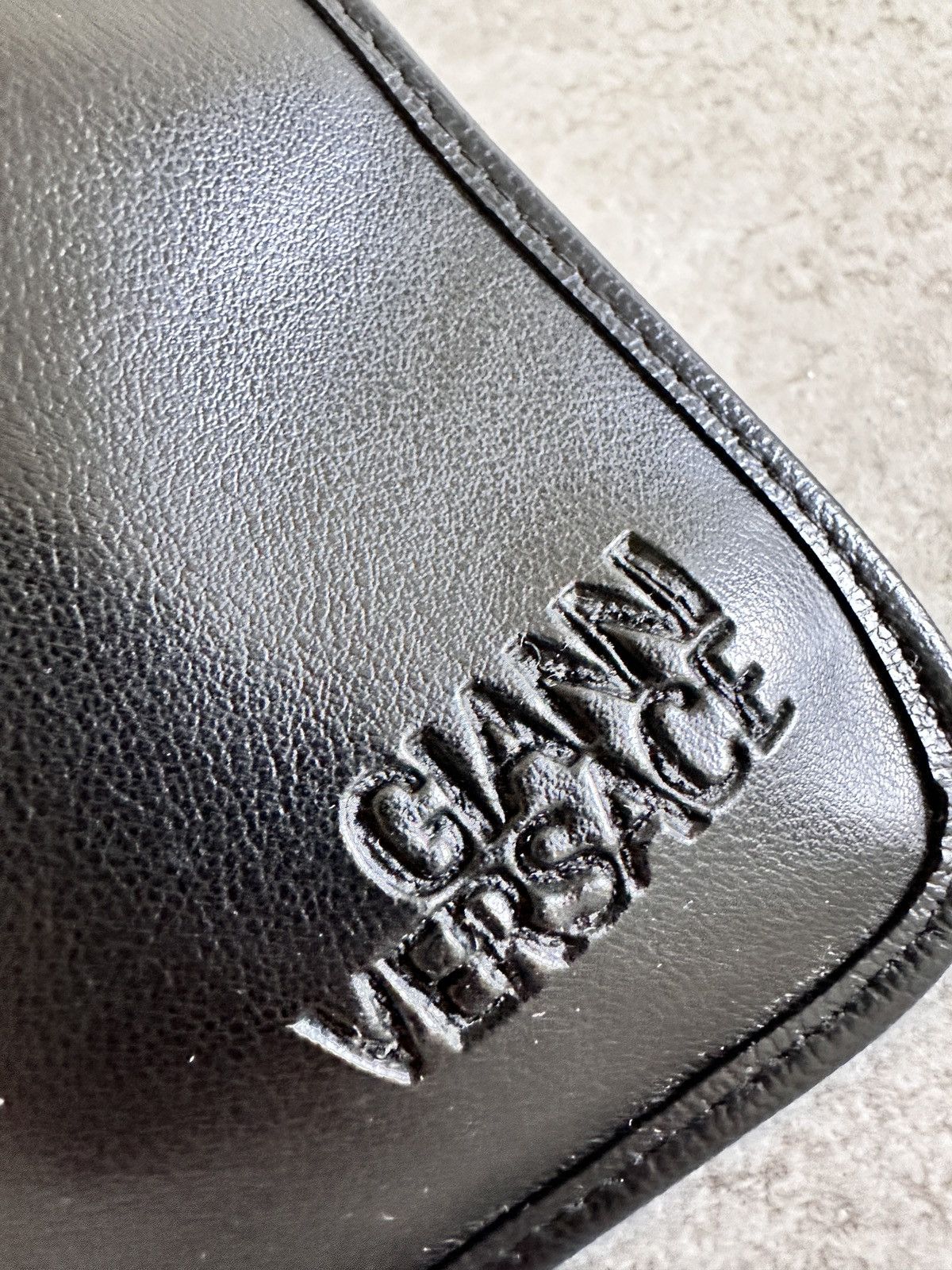 Versace Gianni Versace S70 91M Medusa Sunglasses (Vintage 1990s) Size ONE SIZE - 9 Thumbnail