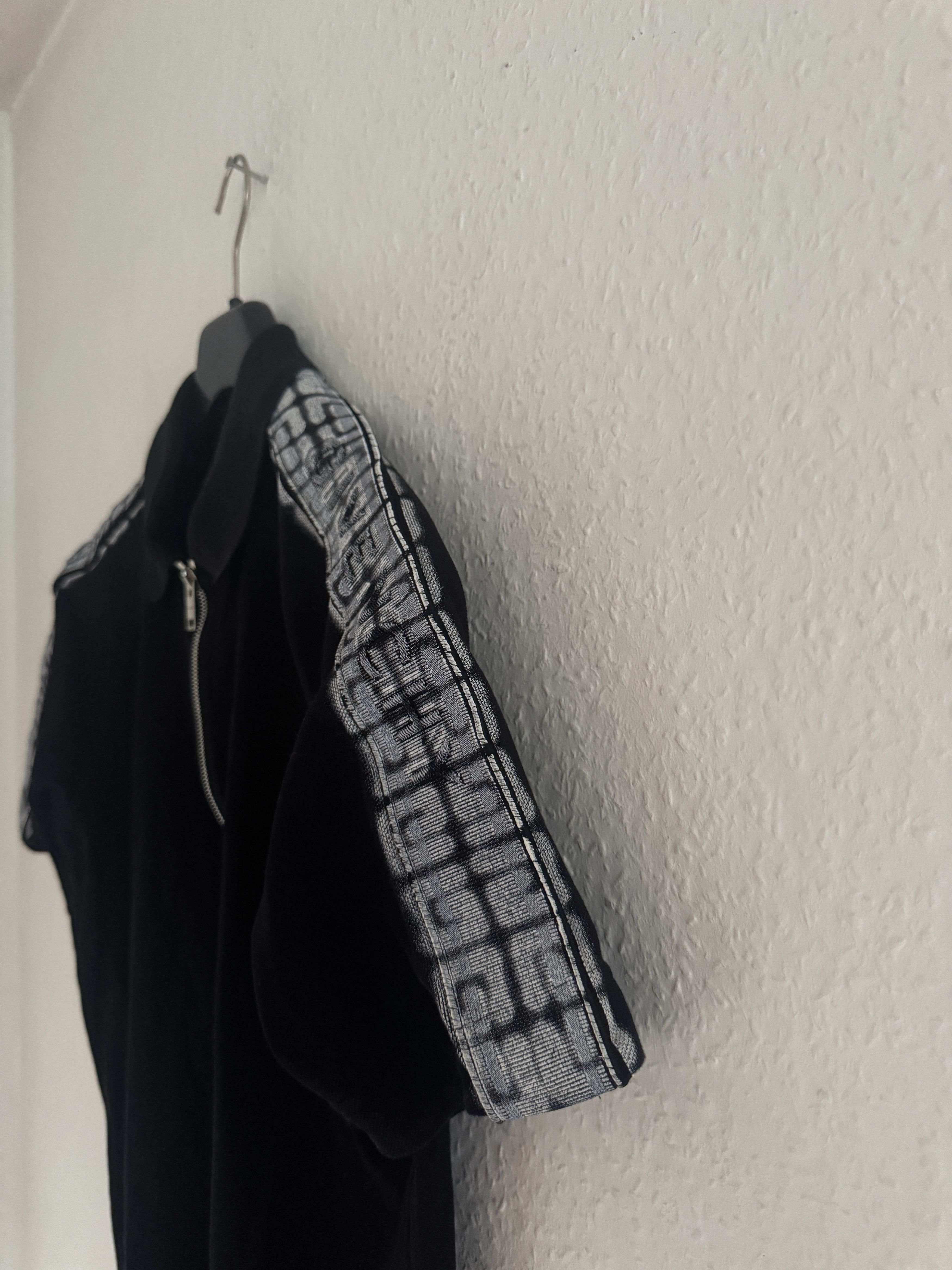 Chito × Givenchy Graffiti Trim Polo Shirt Size US XS / EU 42 / 0 - 3 Thumbnail