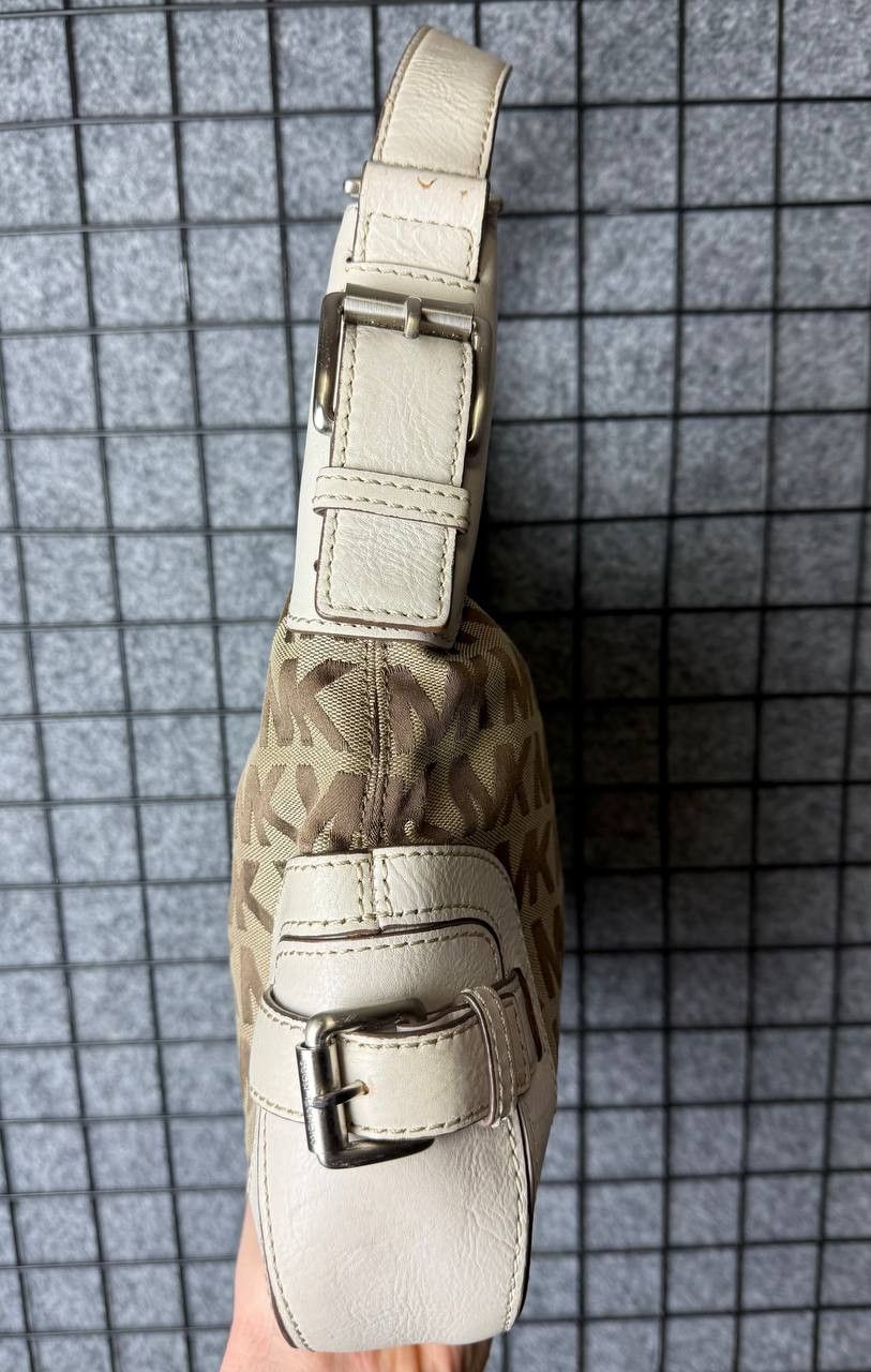Michael Kors Michael Kors Monogram Handle Bag Size ONE SIZE - 9 Thumbnail