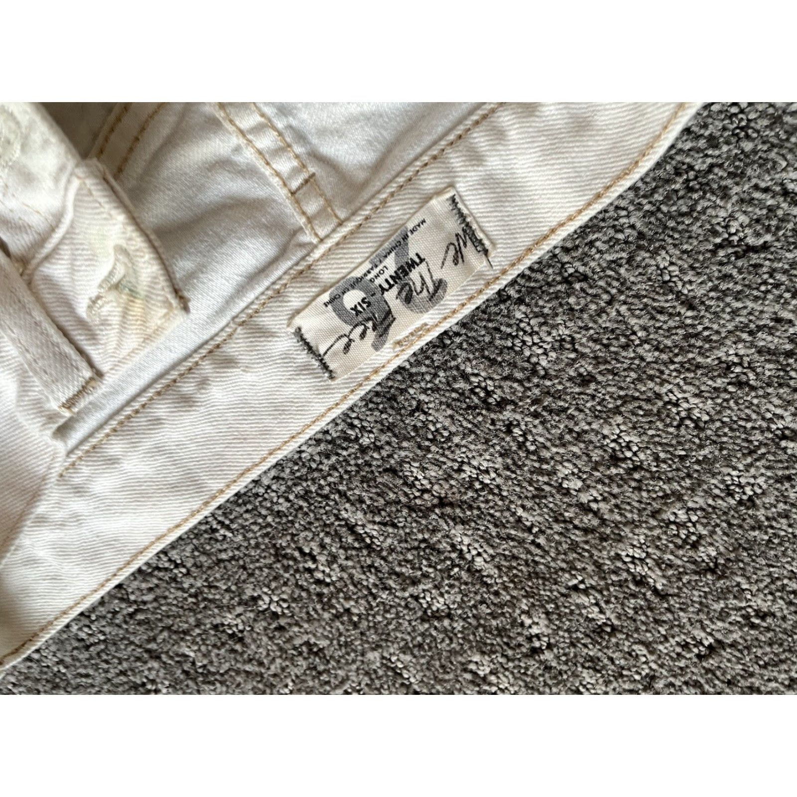 Vintage We The Free Cropped Jeans Size 26 Button Fly Raw Hem White / Ivory Denim Women Juniors Distre Free People Jeans Size 26" / US 2 / IT 38 - 5 Thumbnail