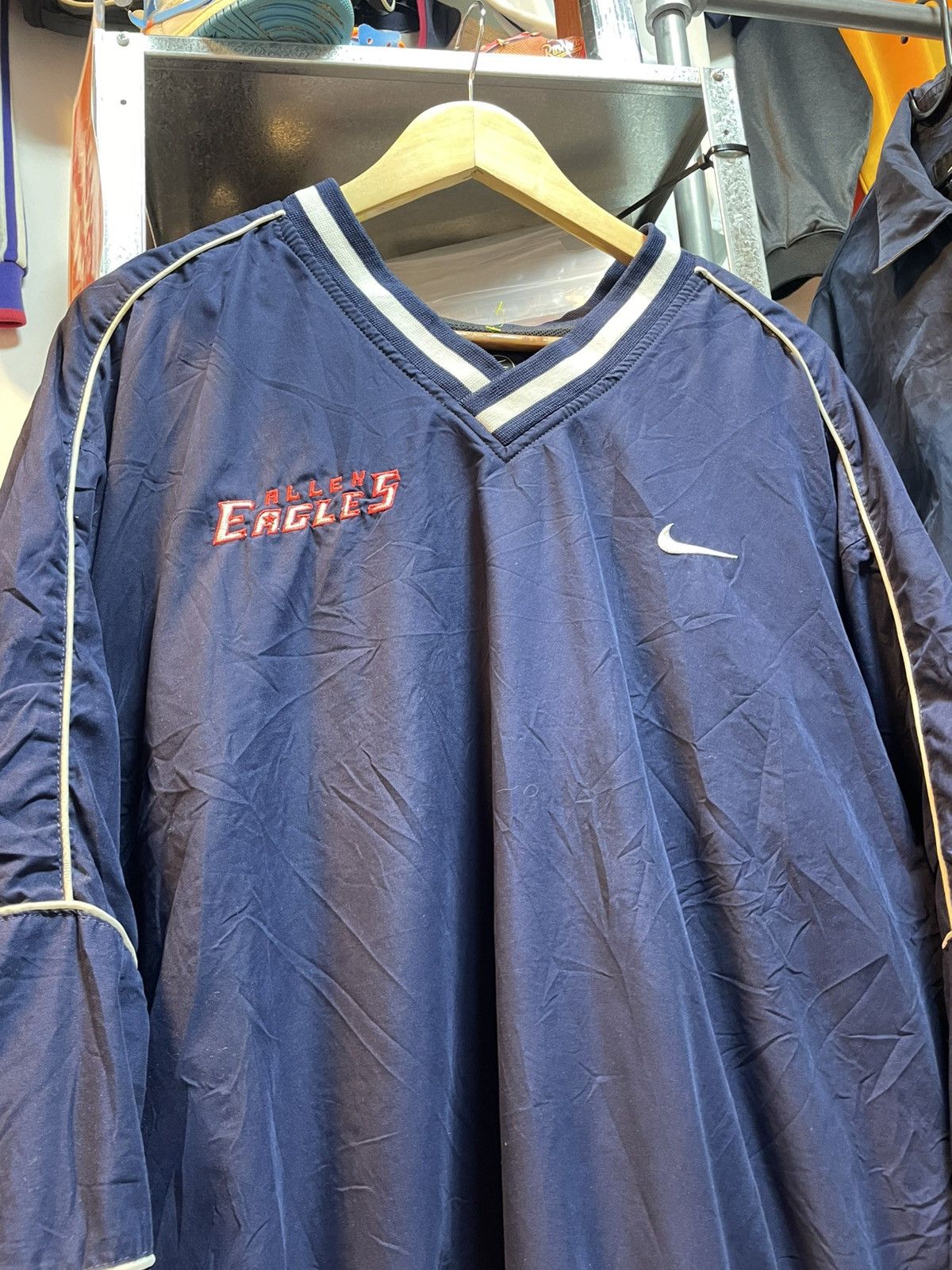 Nike Vintage Nike Center Swoosh V-Neck Windbreaker Size US XL / EU 56 / 4 - 2 Thumbnail