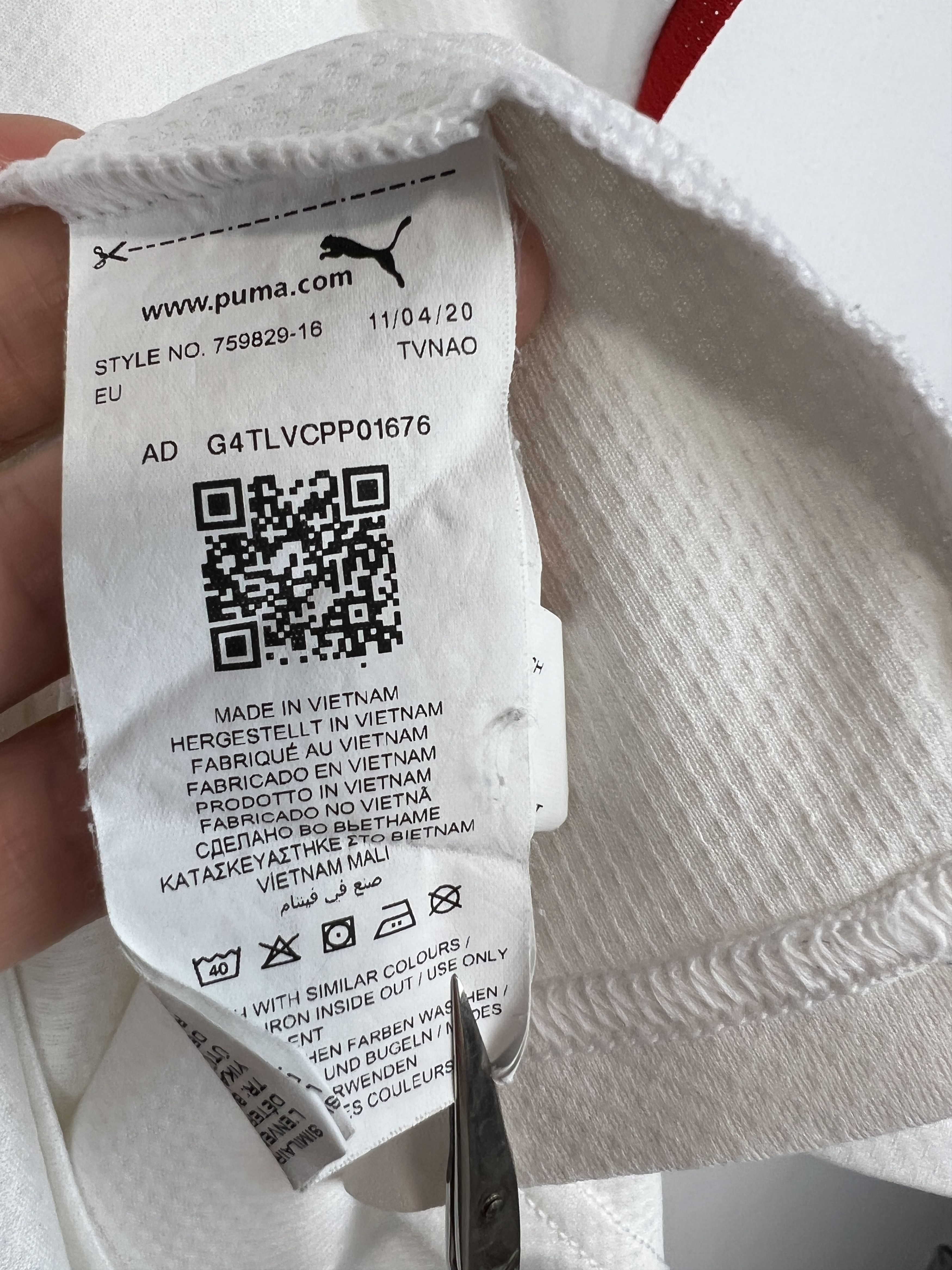 Puma Switzerland Football Shirt Soccer Jersey #10 Xhaka Trikot Size US M / EU 48-50 / 2 - 8 Thumbnail
