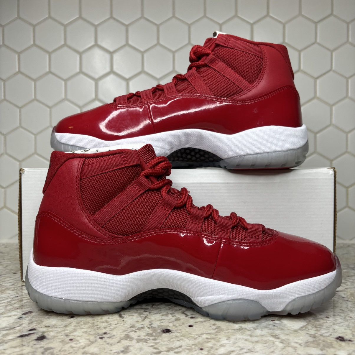 Jordan Brand Size 8-Jordan 11 Retro Win Like 96 BRAND NEW W/O BOX Size US 8 / EU 41 - 2 Thumbnail