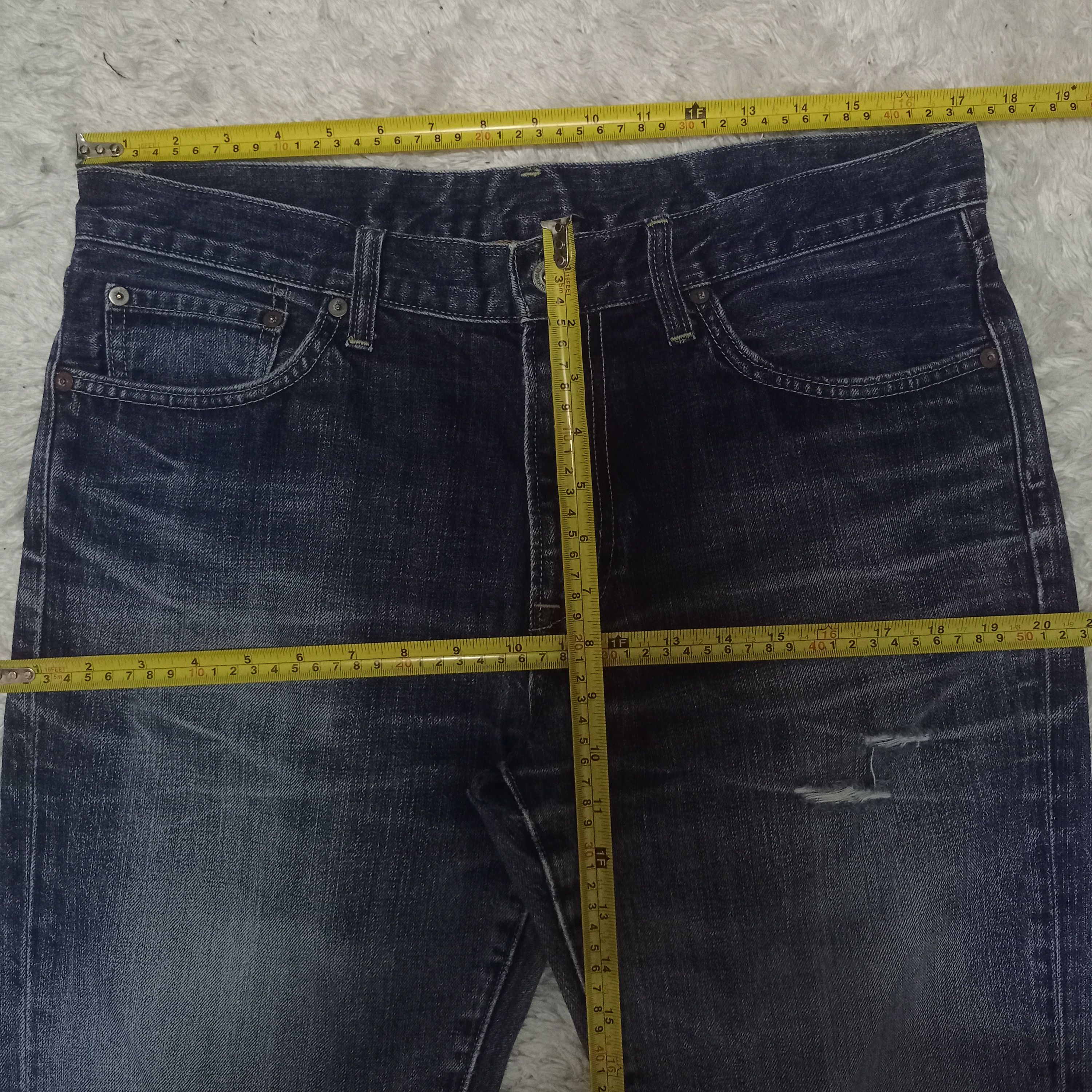 Japanese Brand × Uniqlo Vintage Japanese Uniqlo Blue Wash Distressed Baggy Jeans Size US 34 / EU 50 - 8 Thumbnail