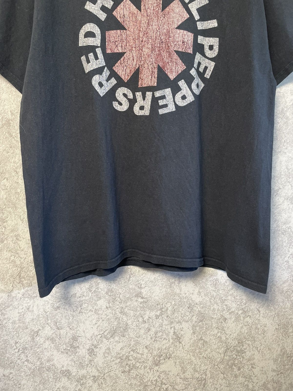 Band Tees Vintage Red Hot Chili Peppers Rock Band T-Shirt Size US XL / EU 56 / 4 - 3 Thumbnail