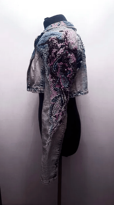 Japanese Brand Designer beaded cropped denim jacket sz S Size S / US 4 / IT 40 - 5 Thumbnail