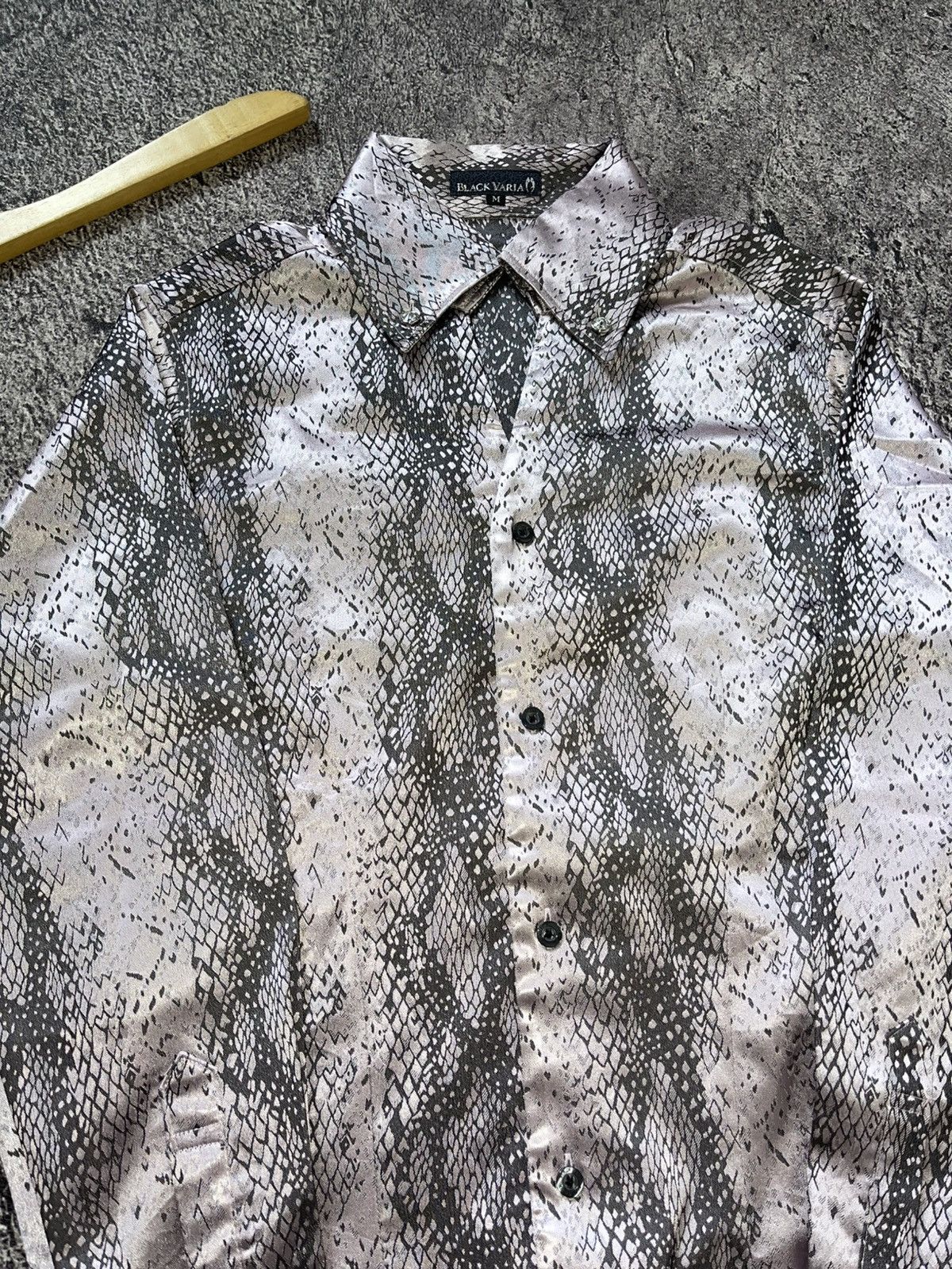 Japanese Brand Black Varia Japan Snakeskin Ifsixwasnine Shirt Size US M / EU 48-50 / 2 - 4 Thumbnail