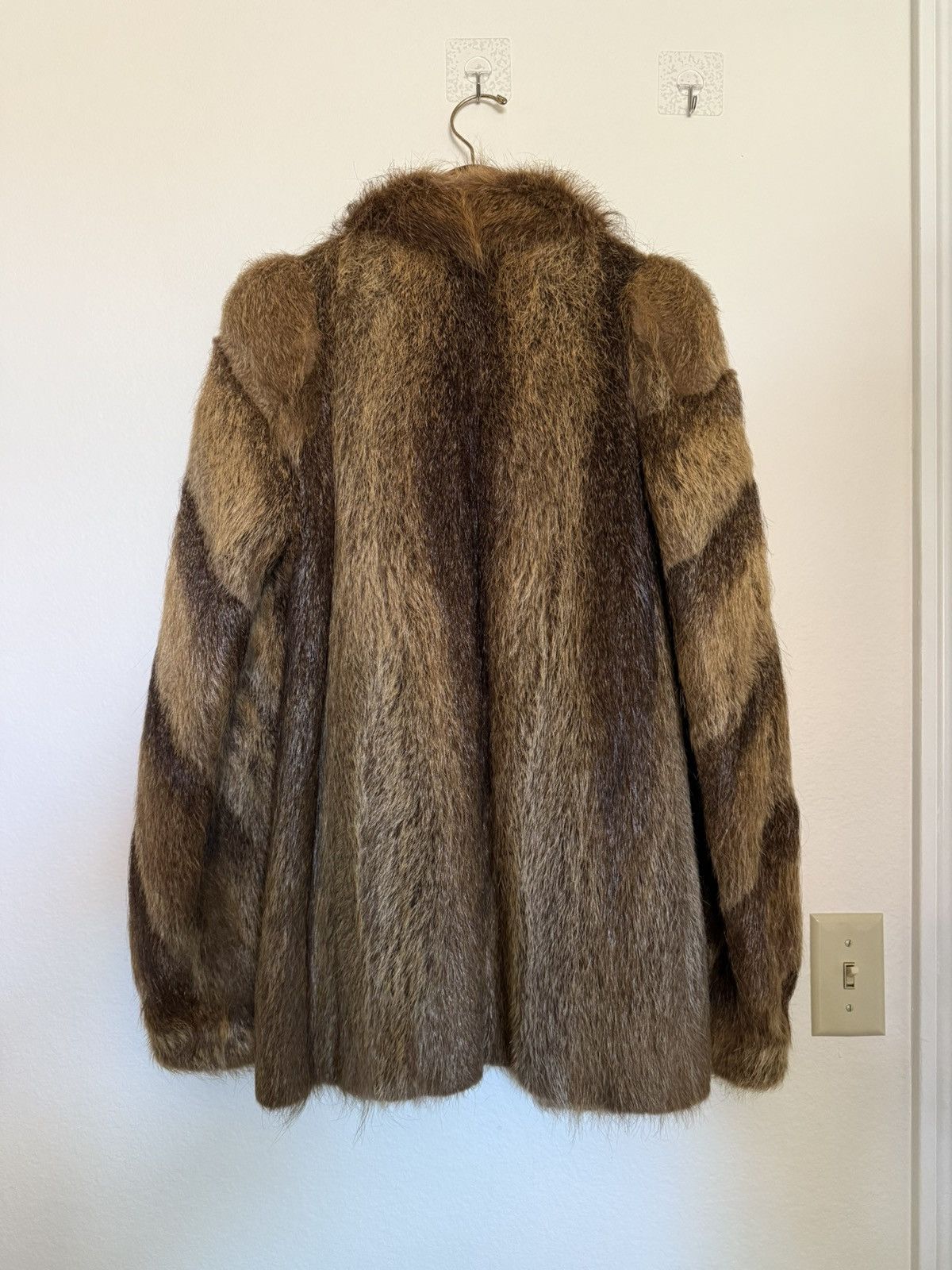 Vintage Argentine Real Otter Fur Coat Size M / US 6-8 / IT 42-44 - 5 Thumbnail