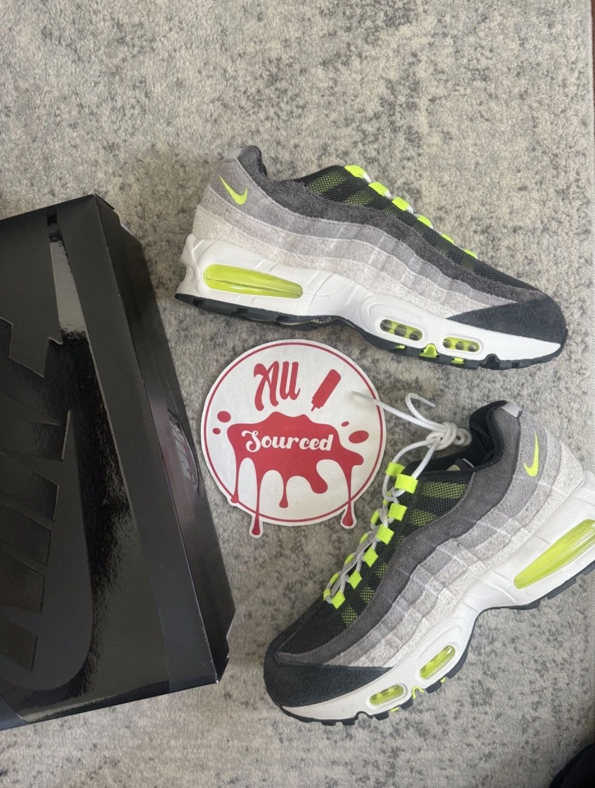 Nike Nike x Moma Air Max 95 Neon Reverse Size US 11 / EU 44 - 1 Thumbnail