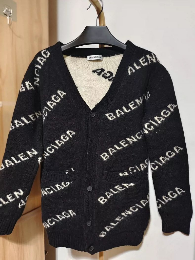 Balenciaga Balenciaga size xs Black Bullet Screen Cardigan sweater 25 Size US XS / EU 42 / 0 - 1 Thumbnail
