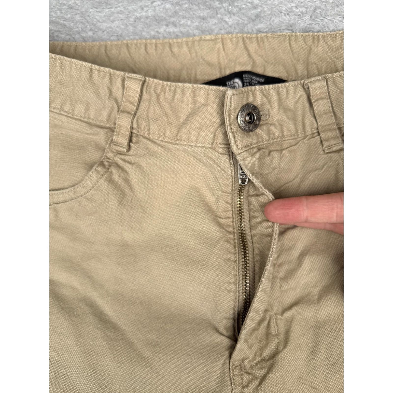 The North Face The North Face Shorts Mens 34 Khaki Beige Chino Flat Front Casual Zip Pockets Hem Tear Flaw Size US 34 / EU 50 - 7 Thumbnail