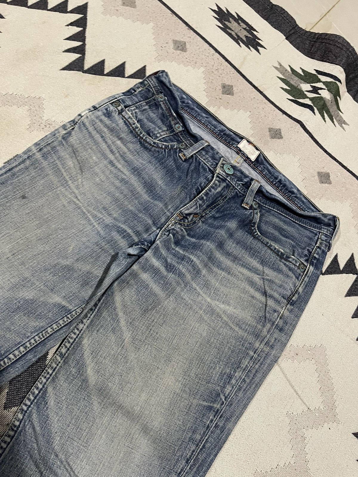 Levi's Vintage Clothing 2000s LEVIS REDLOOP JAPAN DISTRESSED FLARE JEANS RARE Size 28" / US 6 / IT 42 - 5 Thumbnail
