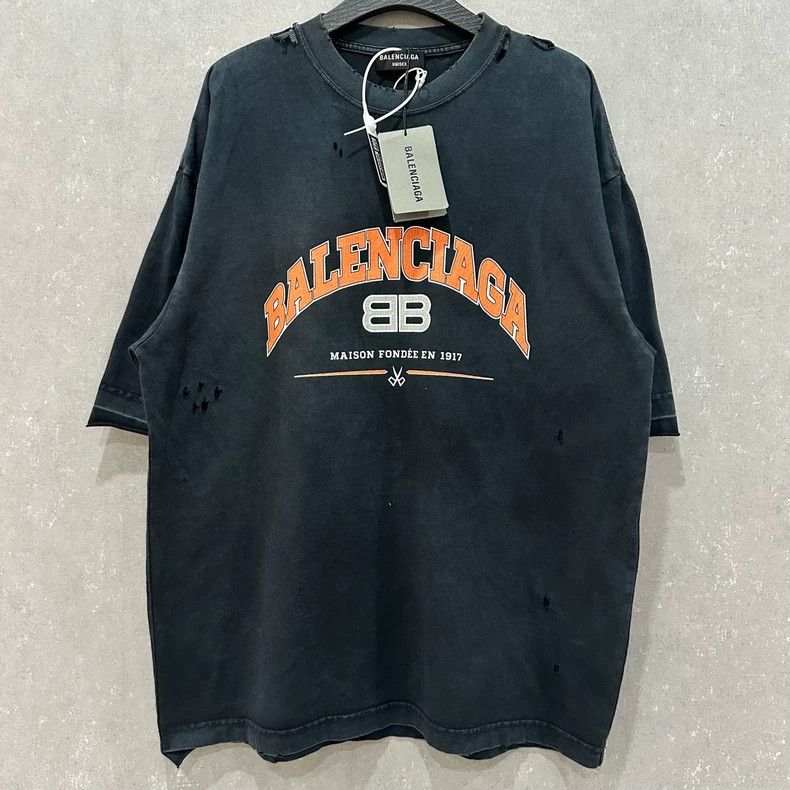 Balenciaga Balenciaga Scissors Destroy Short Sleeve XS Code Size US XS / EU 42 / 0 - 1 Thumbnail