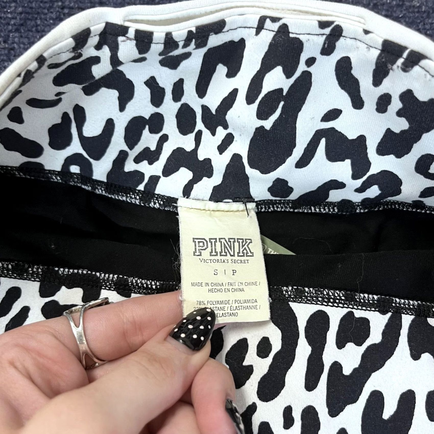 Pinko VINTAGE: No? (excluded) No—include only original words. Size 28" / US 6 / IT 42 - 4 Thumbnail