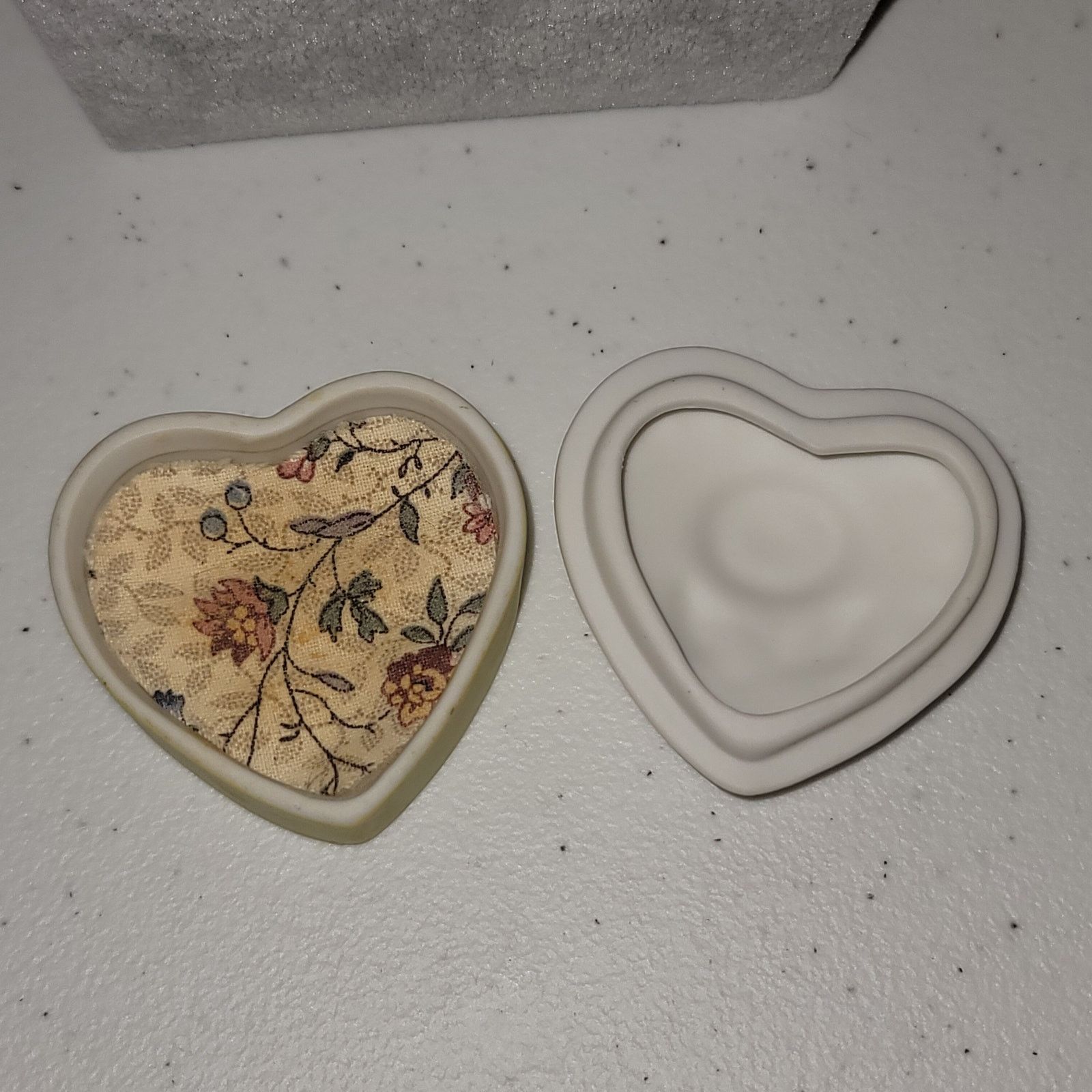 Vintage VTG 1984 Geo Z Lefton Yellow Daisy Porcelain Trinket Box Size ONE SIZE - 3 Thumbnail