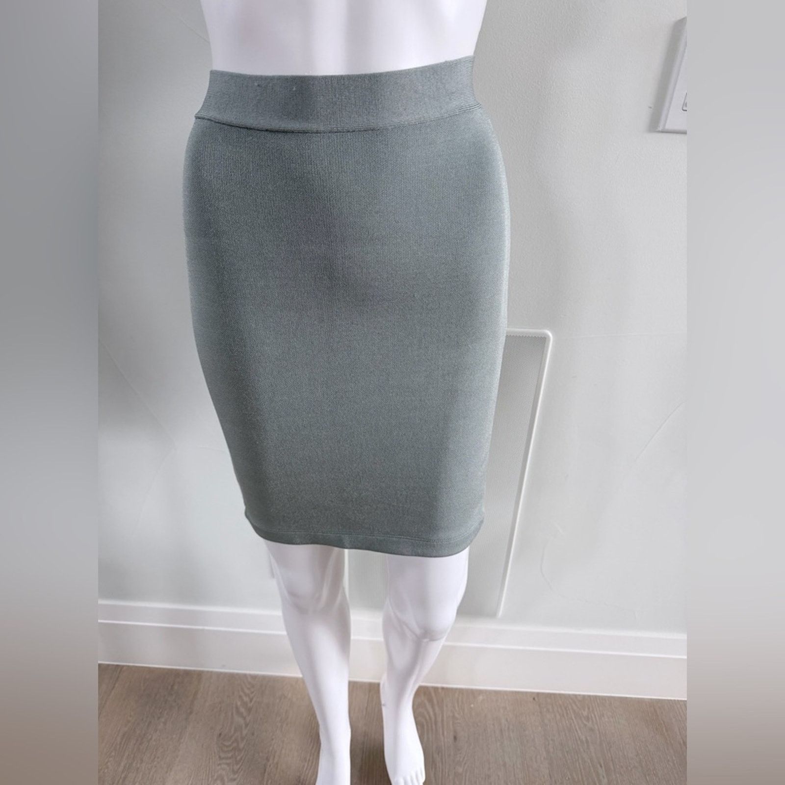 Guess New Guess Y2K Bandage Pencil Midi Green Skirt size S Size 26" / US 2 / IT 38 - 2 Thumbnail
