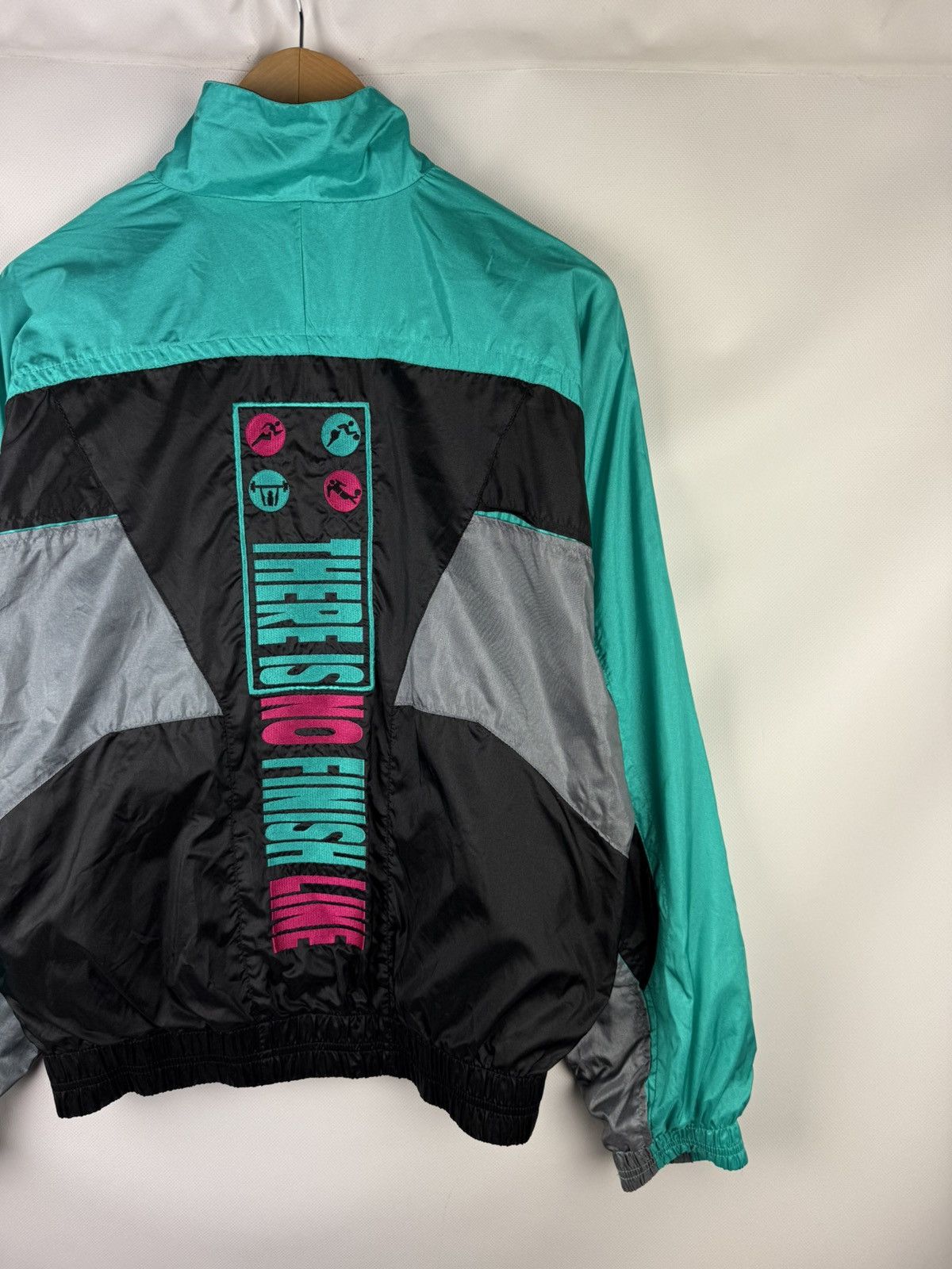 Nike Nike Vintage Men’s Nylon Full Zip Windbreaker Jacket Size S Size US S / EU 44-46 / 1 - 17 Thumbnail
