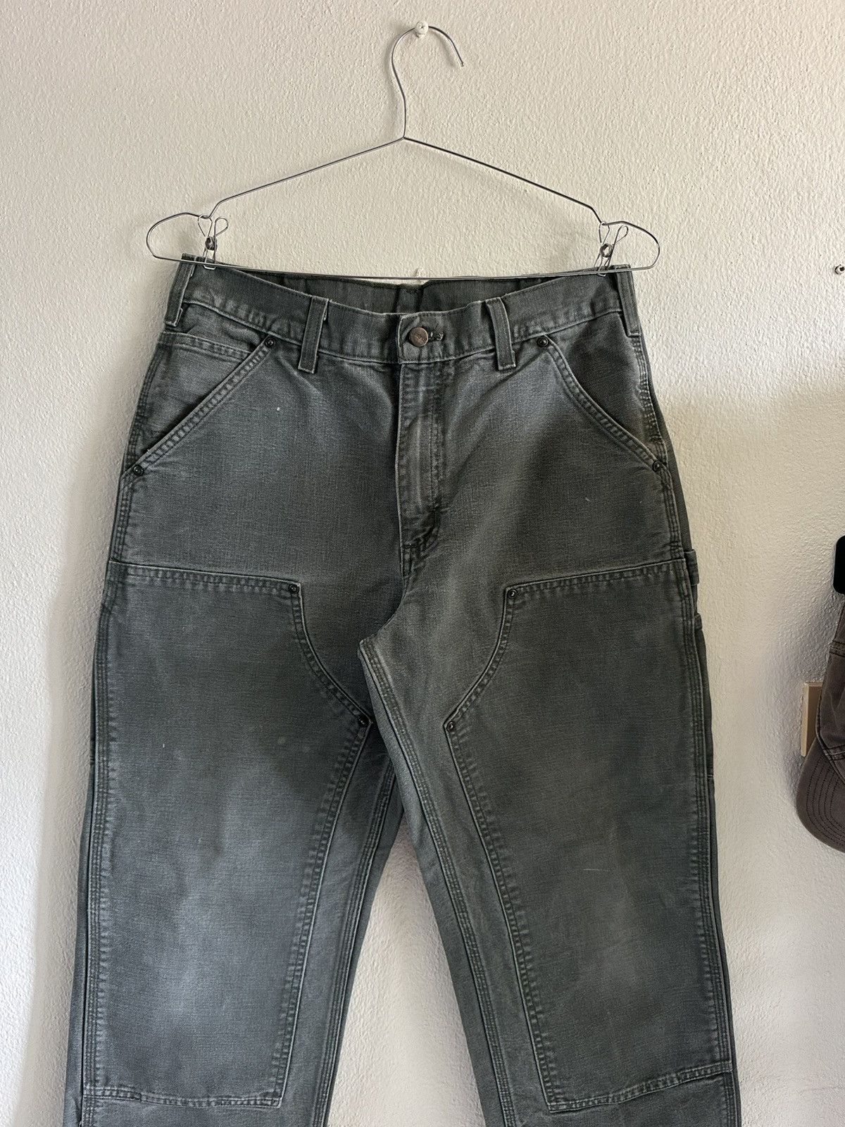 Carhartt (32x30) Vintage Faded Carhartt Double Knee B136 MOS Size US 32 / EU 48 - 1 Thumbnail