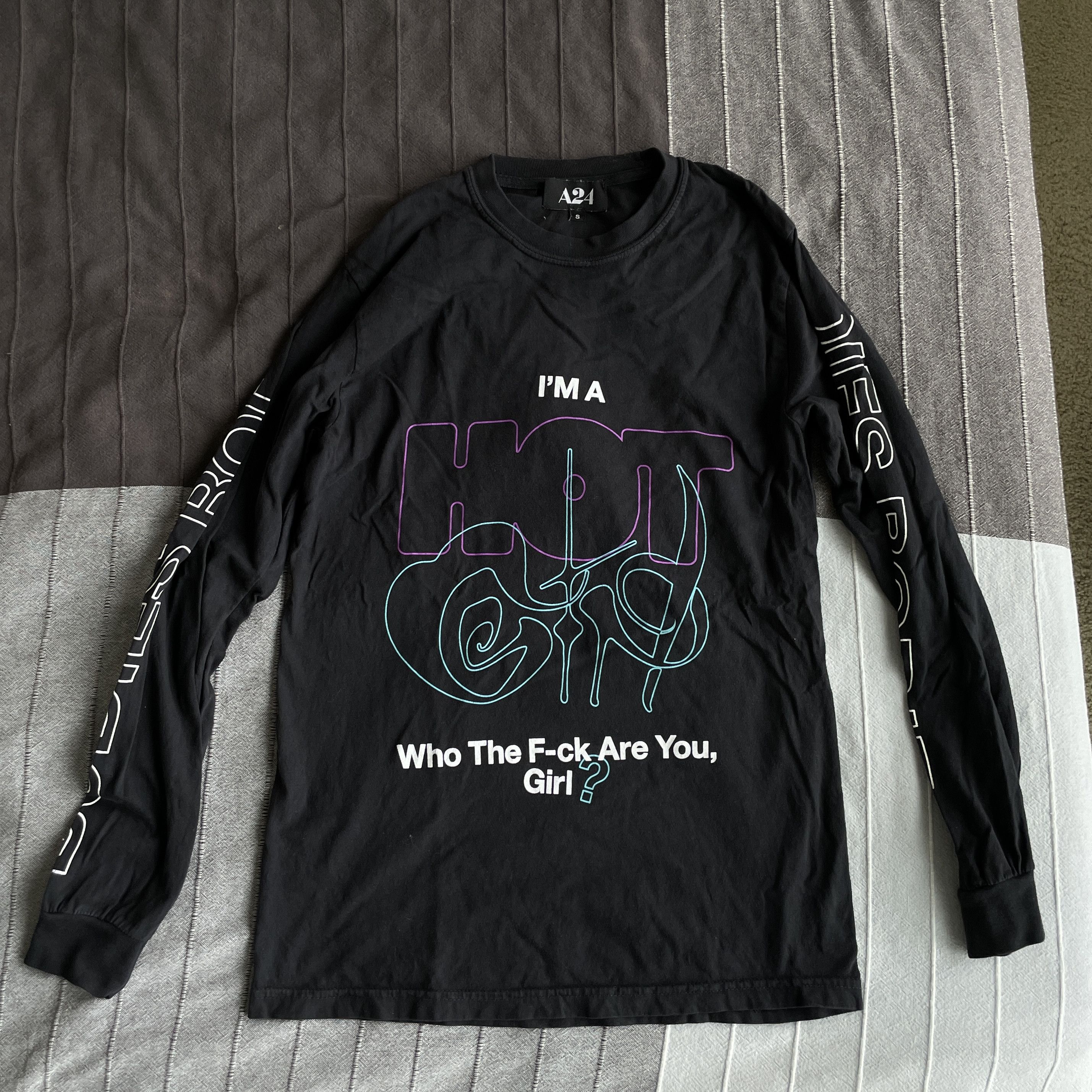 A24 A24 x Charli XCX Bodies Bodies Bodies 'Hot Girl' Long Sleeve Size S / US 4 / IT 40 - 1 Thumbnail