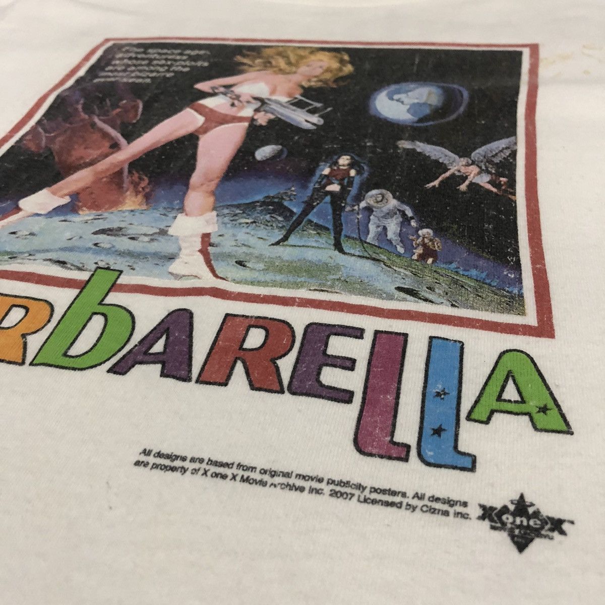 Sci-Fi Fantasy Barbarella 60s SciFi Movie Poster Tshirt Size US M / EU 48-50 / 2 - 8 Thumbnail