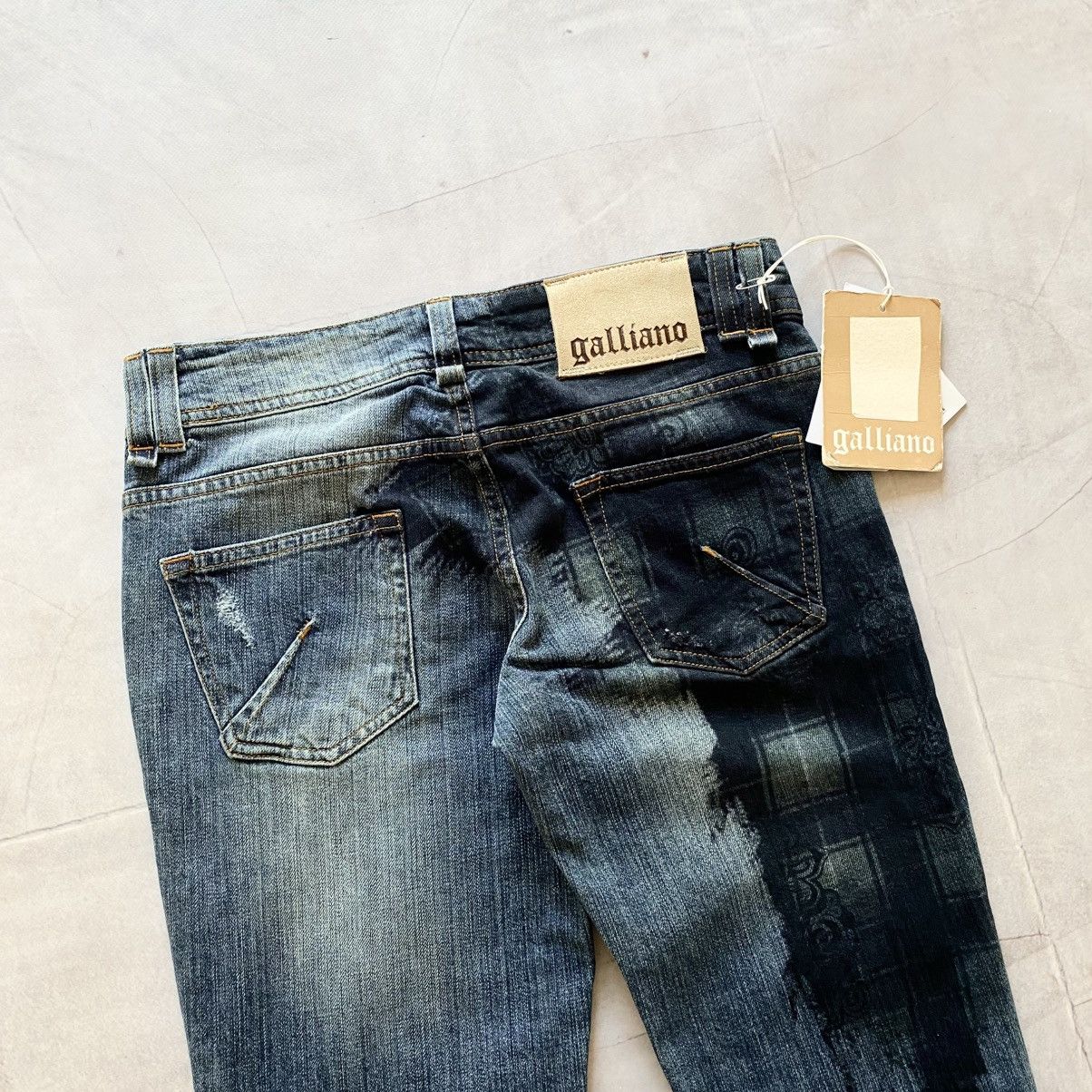 John Galliano NEW Galliano Distressed Painted Stripped Logo Jeans Y2K Size 26" / US 2 / IT 38 - 1 Thumbnail