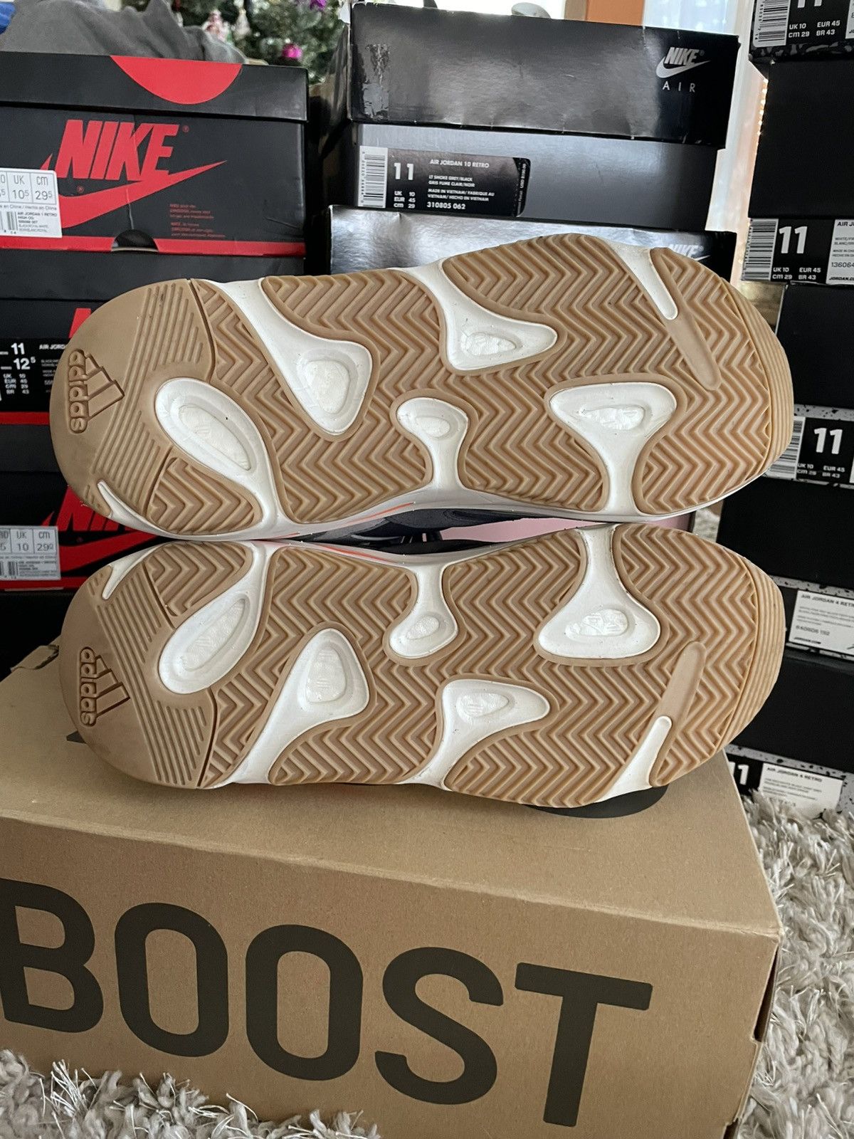 Yeezy Adidas Yeezy Boost 700 Magnet Size US 11 / EU 44 - 9 Thumbnail
