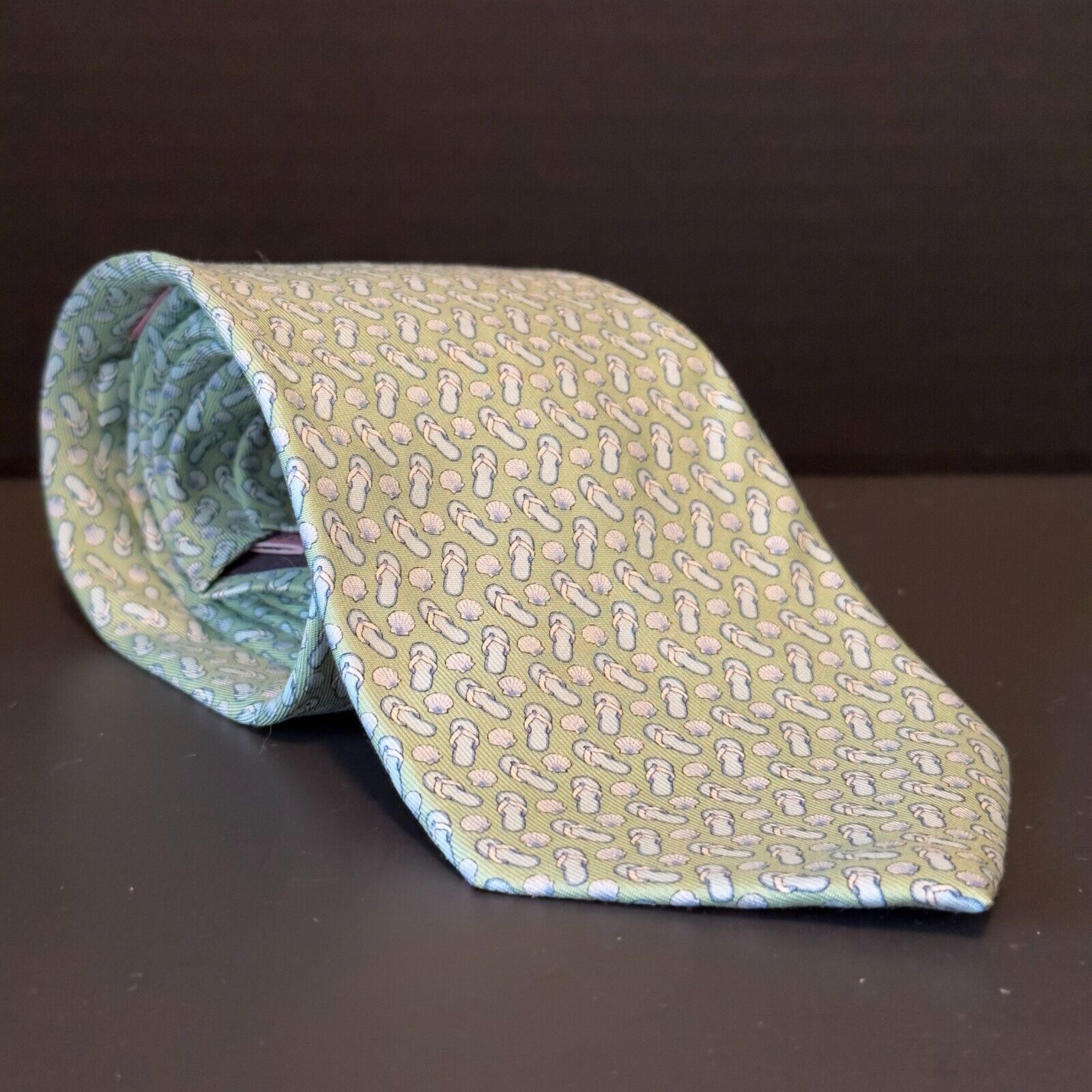 Vineyard Vines Vineyard Vines-Martha’s Vineyard Green Tie-Flip Flops&Shells Size ONE SIZE - 1 Thumbnail
