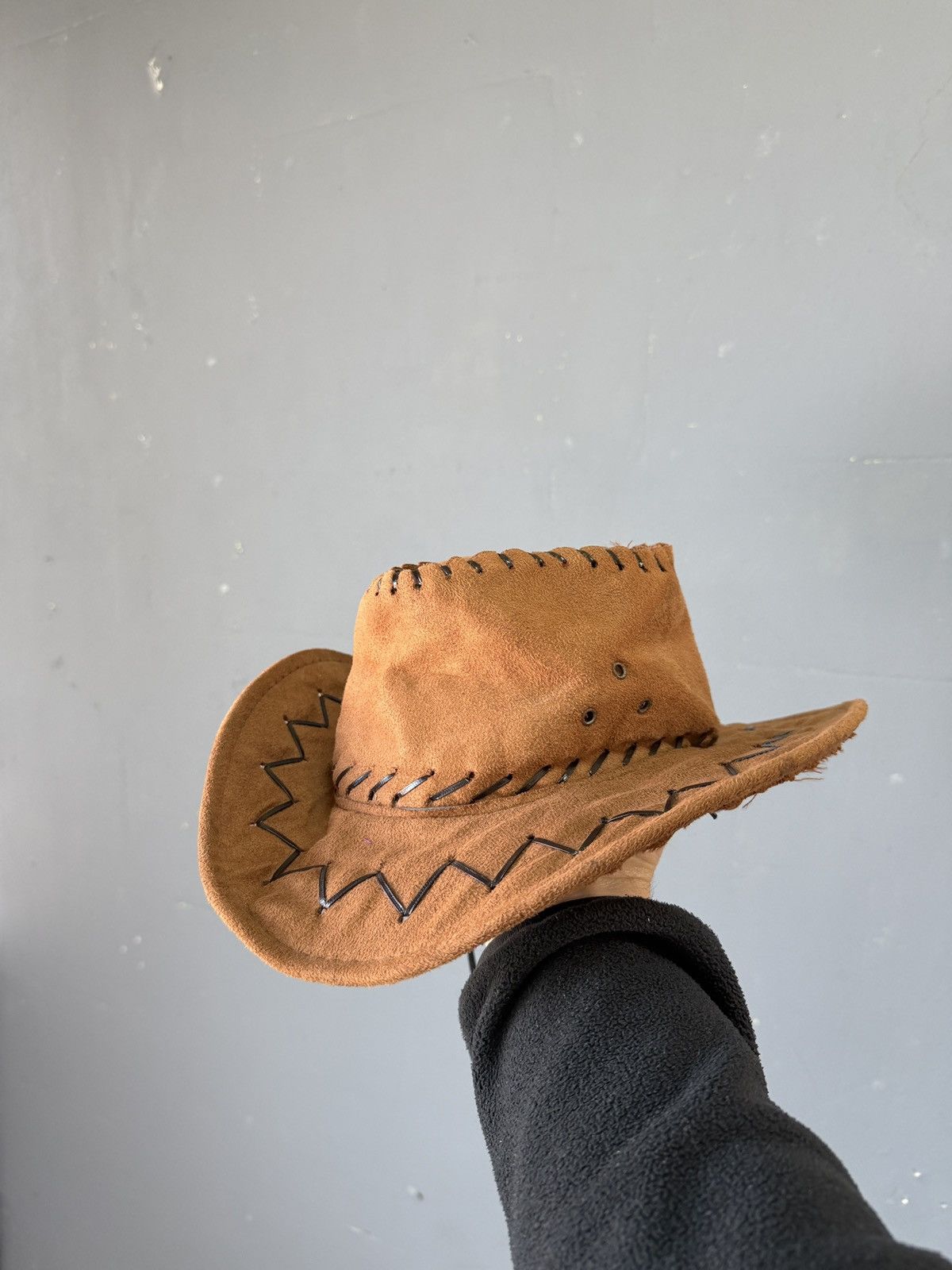 Cowboy Equipment Vintage Cowboy Style Fashion Bucket Hats Size ONE SIZE - 1 Thumbnail