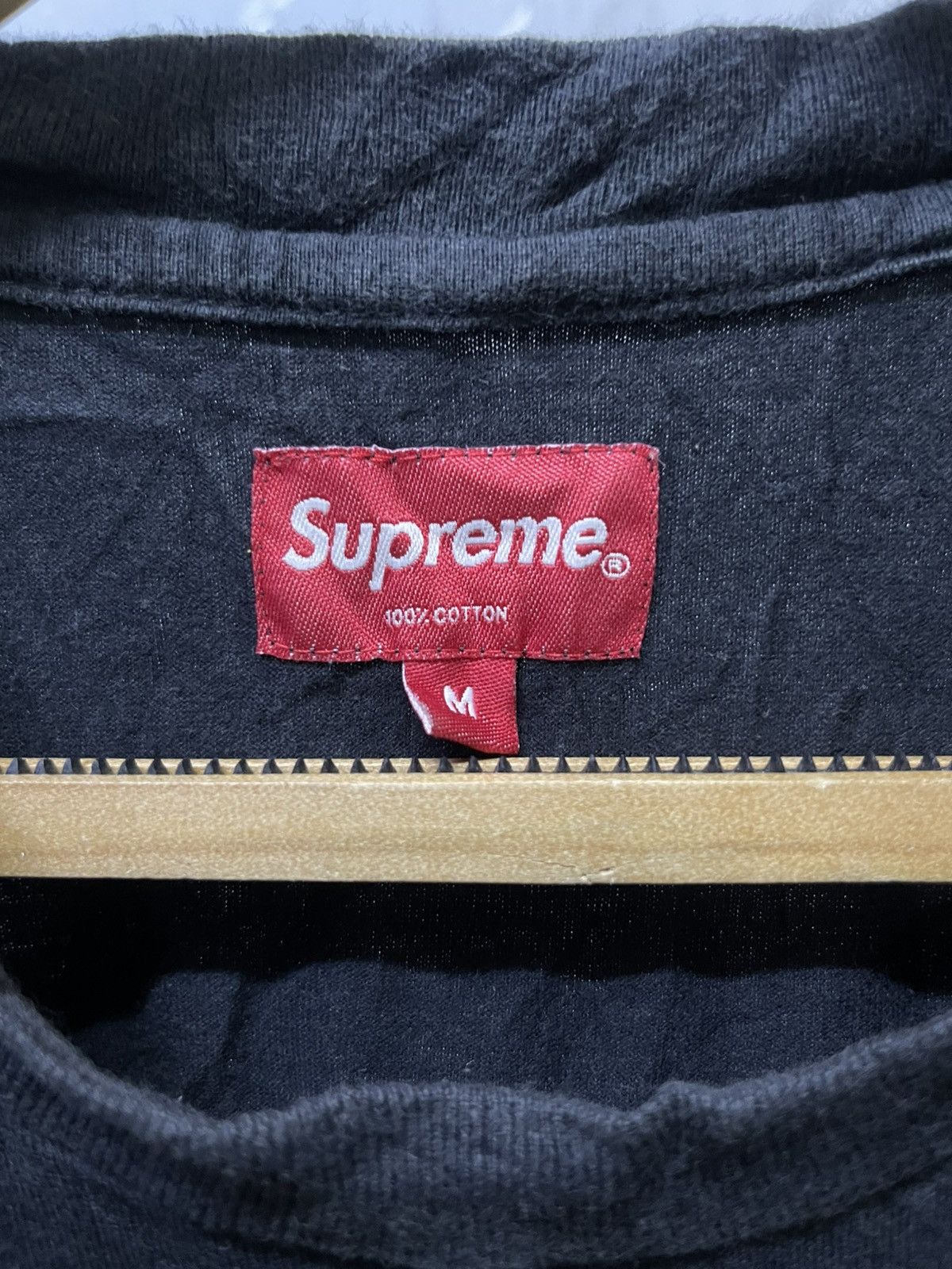 Supreme Supreme Crest Label Pocket Tee Black Size (M) Size US M / EU 48-50 / 2 - 4 Thumbnail