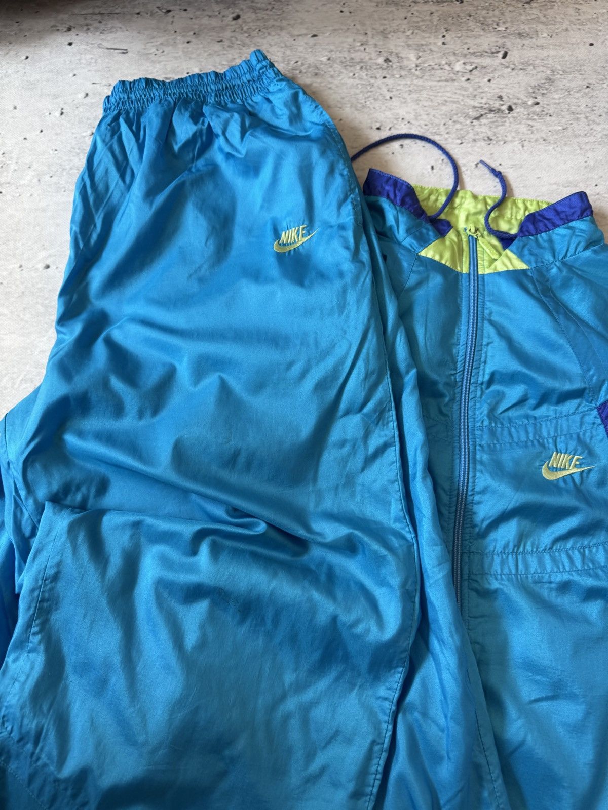 Nike × Vintage NIKE VINTAGE BASIC LOGO OVERSIZE NYLON TRACK SUIT BAGGY FIT Size US XL / EU 56 / 4 - 7 Thumbnail