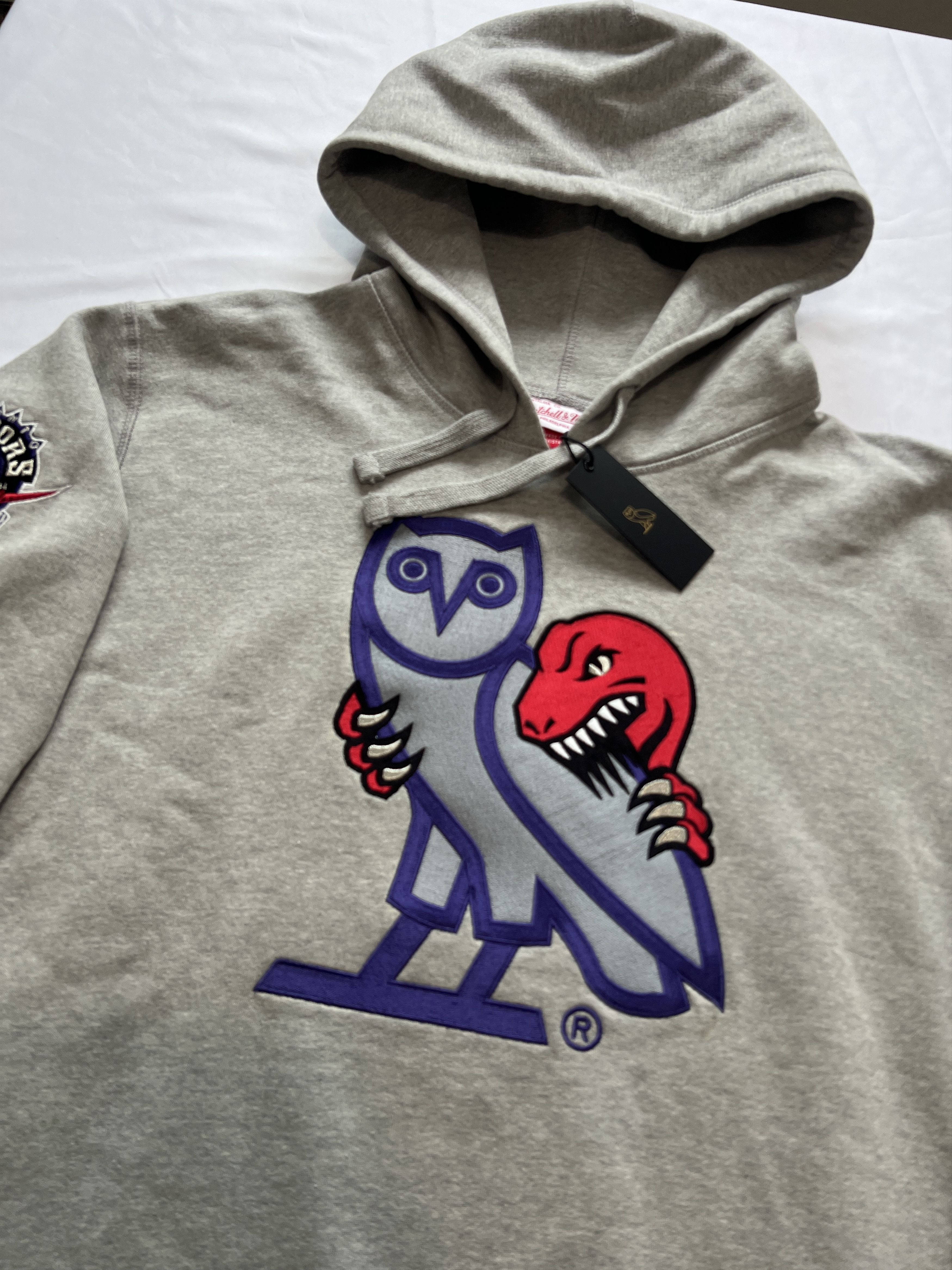 Mitchell & Ness OVO x Mitchell & Ness x NBA x RAPTORS OG OWL HOODIE XL Size US XL / EU 56 / 4 - 2 Thumbnail