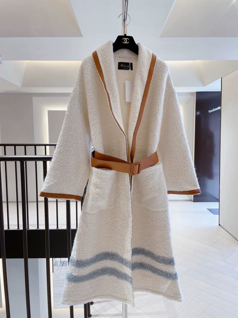 Loro Piana LORO PIANA White alpaca fur coat with fur trim Size M / US 6-8 / IT 42-44 - 3 Thumbnail