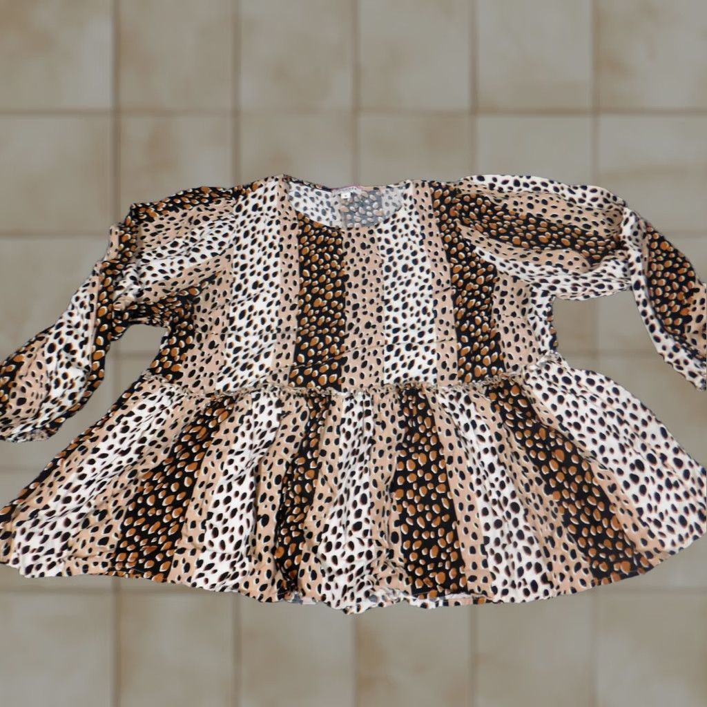 Vintage Andree By Unit Blouse Womens 1X Plus Pullover Animal Print Long Sleeve Collared Rayon Brown Regular Fit Cap Sleeve Button Stretch Casual Fashion Shirt Size XL / US 12-14 / IT 48-50 - 1 Thumbnail